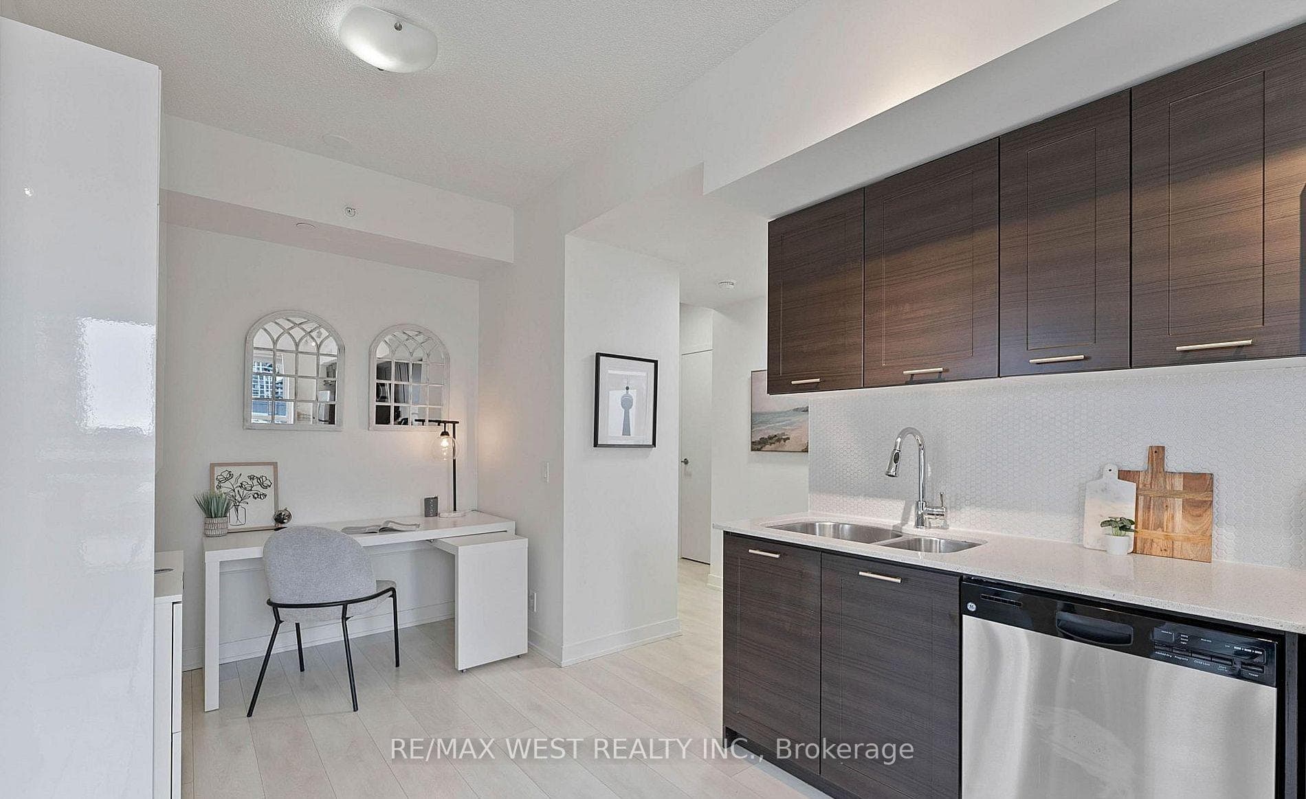 2200 Lakeshore Boulevard Unit 611 photo 16