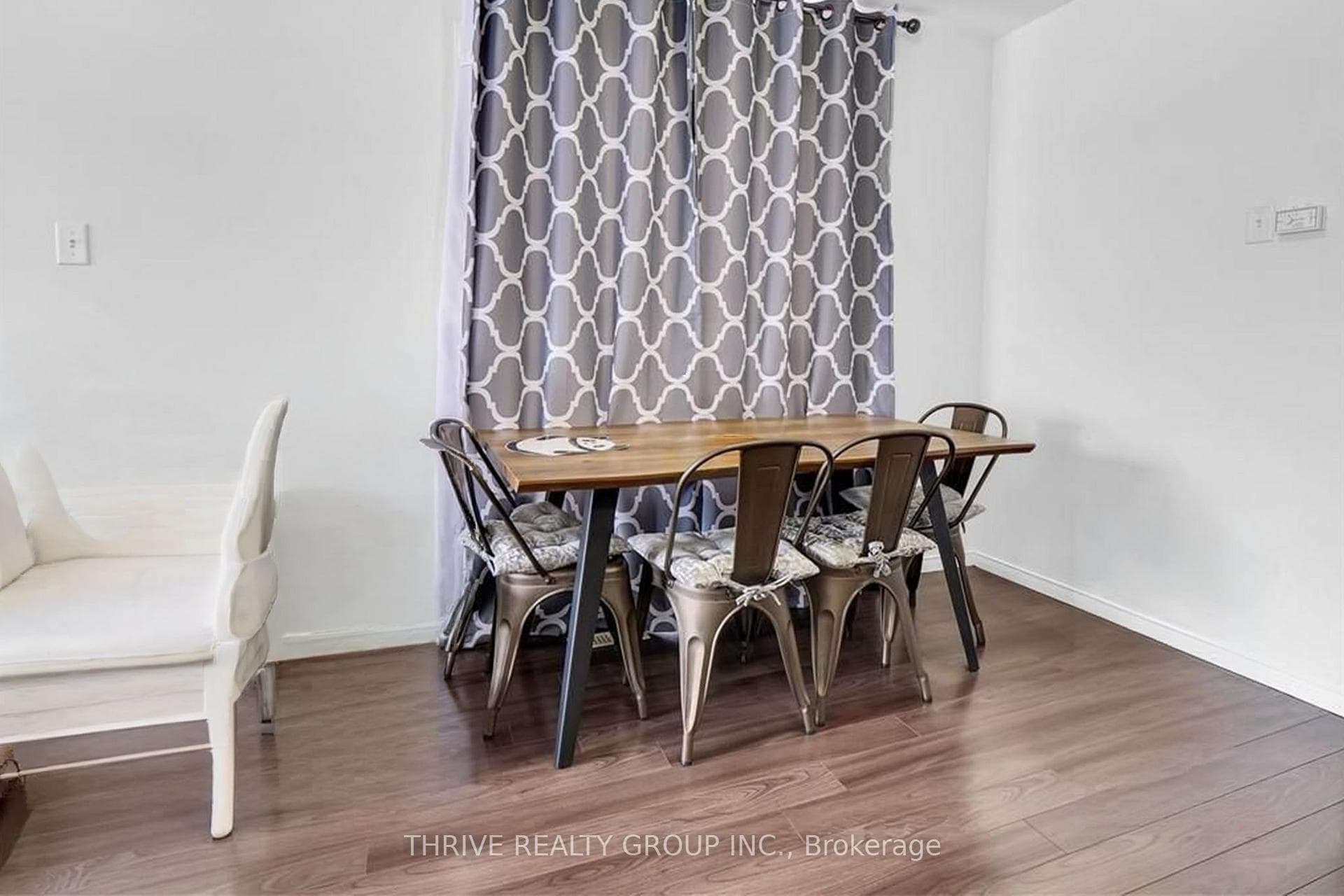 513 Blackwater Place photo 9