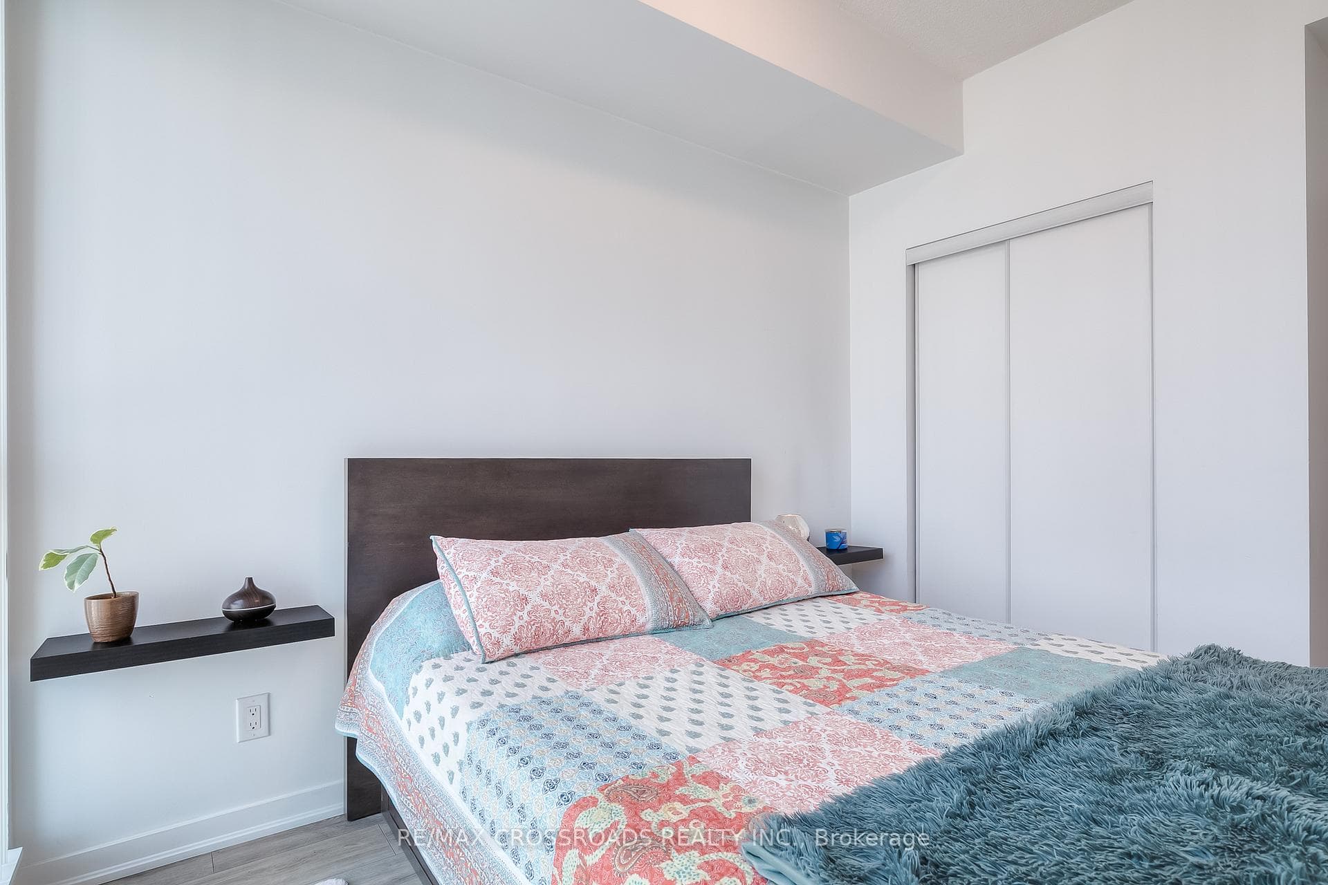 150 East Liberty Street Unit 1701 photo 18