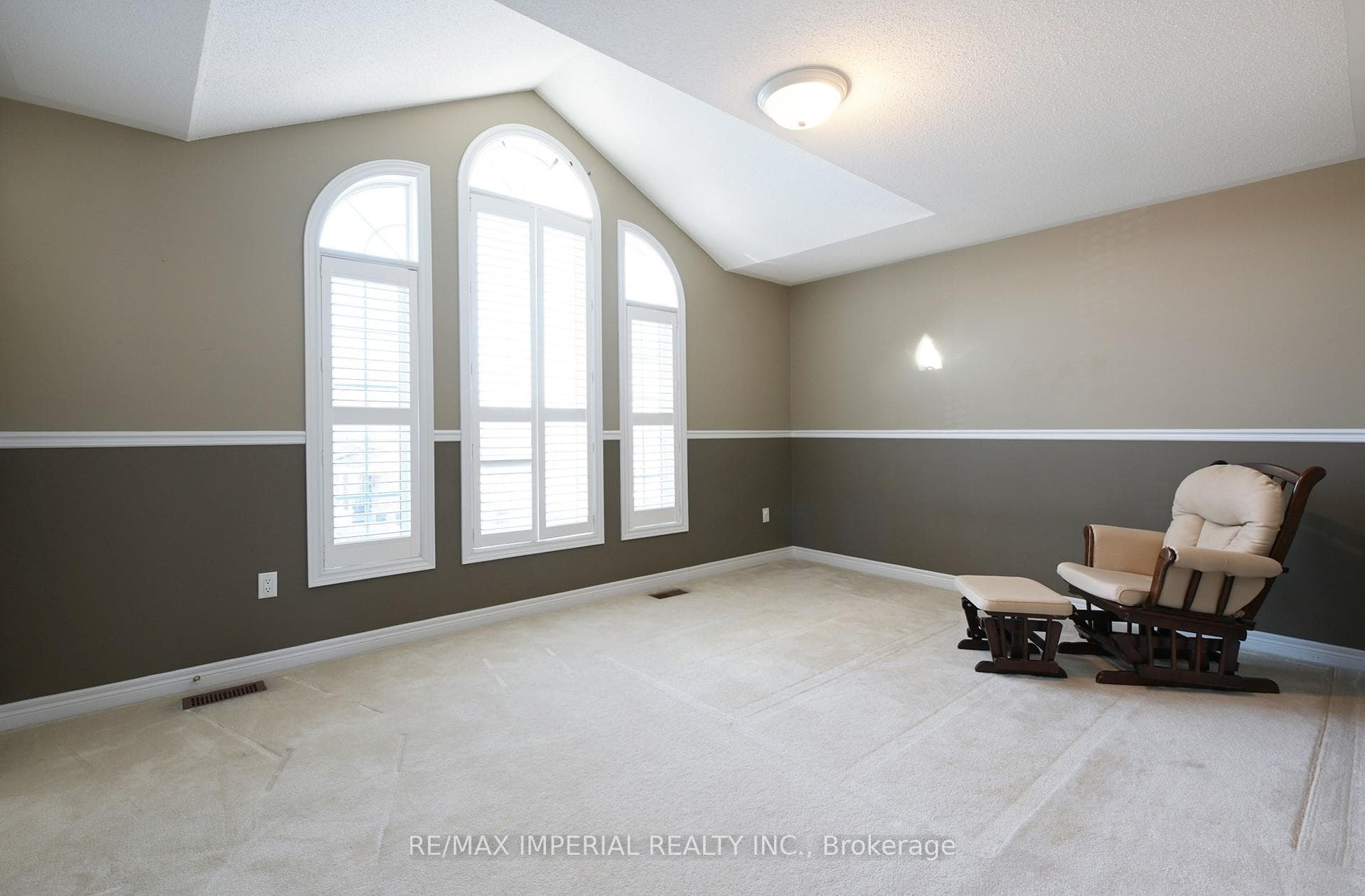 257 Everett Street photo 14