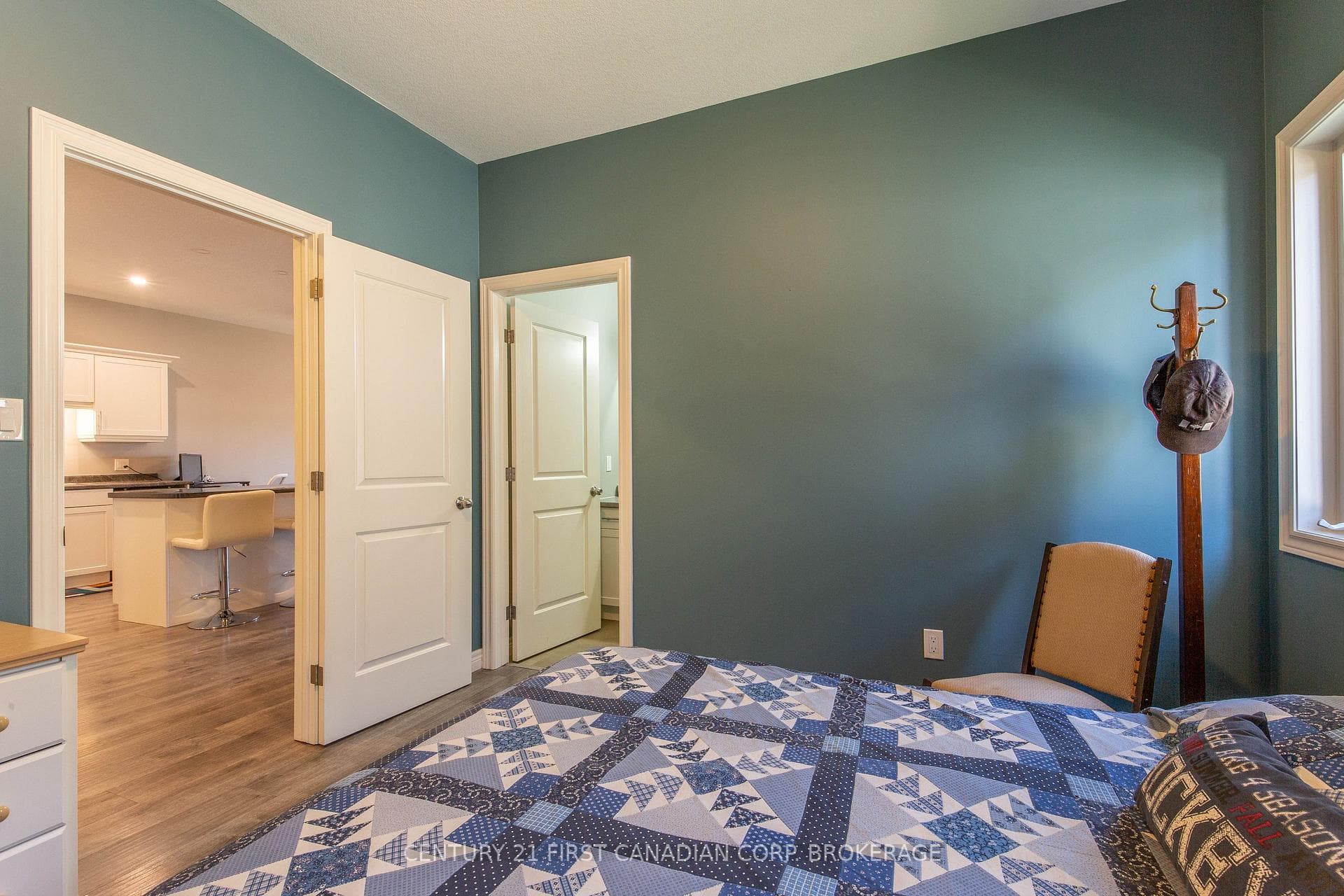 283 Boyd Boulevard photo 23