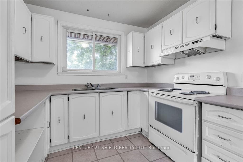 712 GLENGARRY Boulevard photo 19