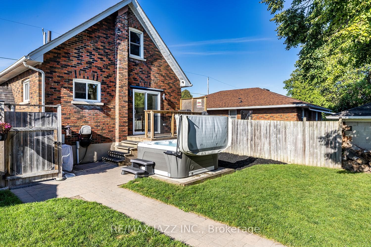 311 Currie Avenue photo 32