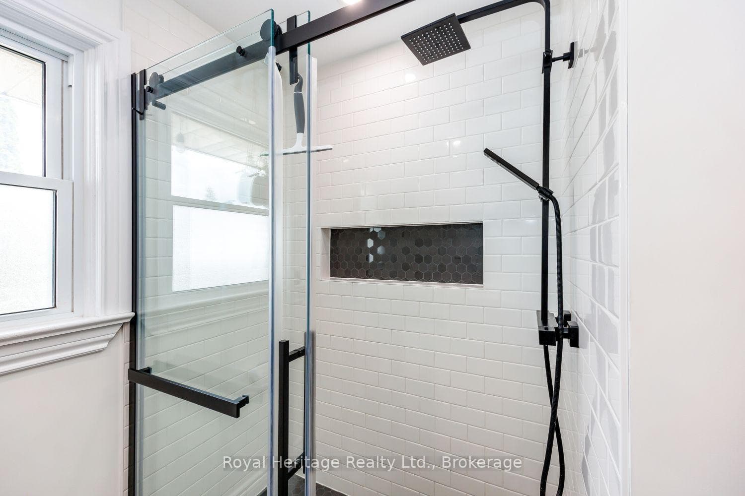 461 Gibbons Street photo 14