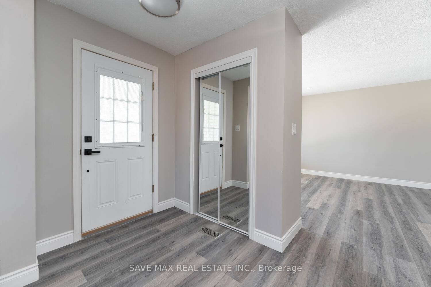 34 Garland Place photo 3