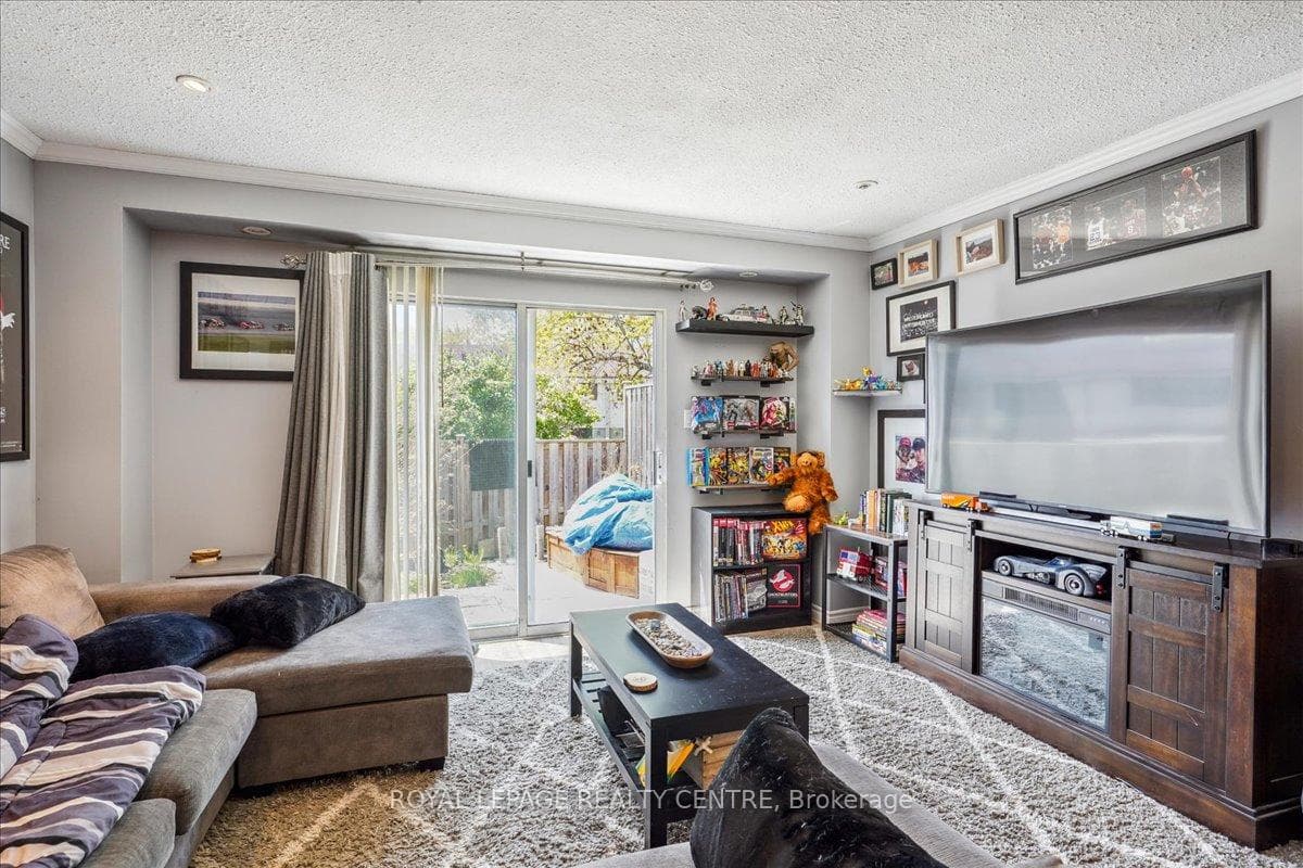2779 Gananoque Drive Unit 97 photo 15
