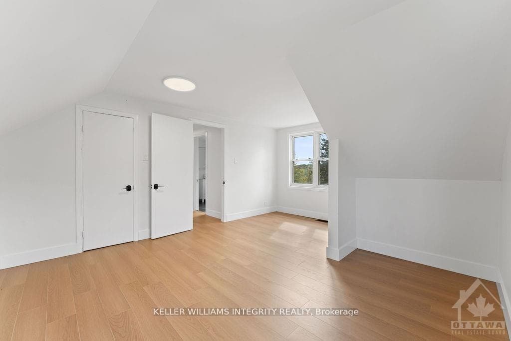 4388 THIRD LINE Road photo 21