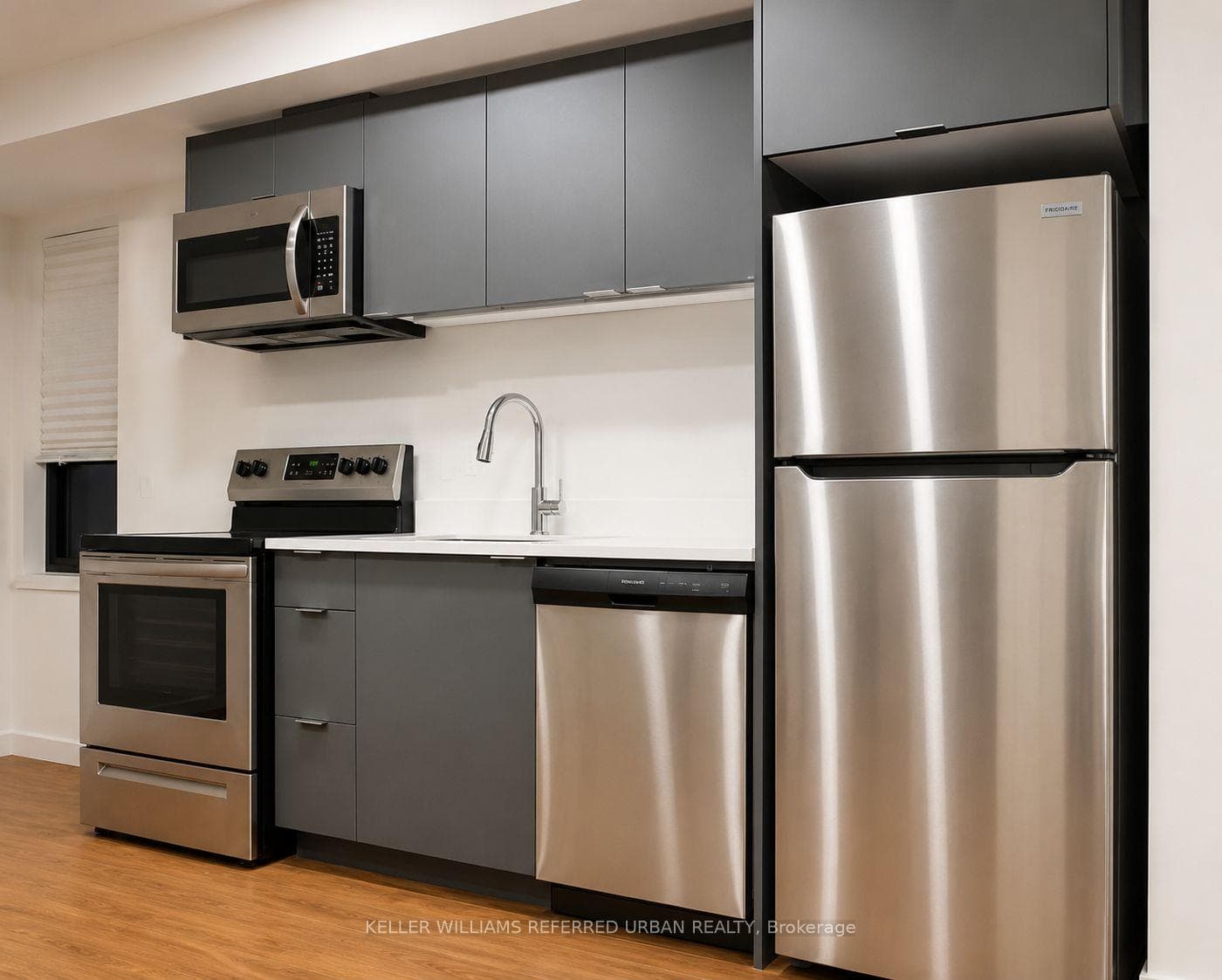 325 University Avenue Unit 211 photo 2