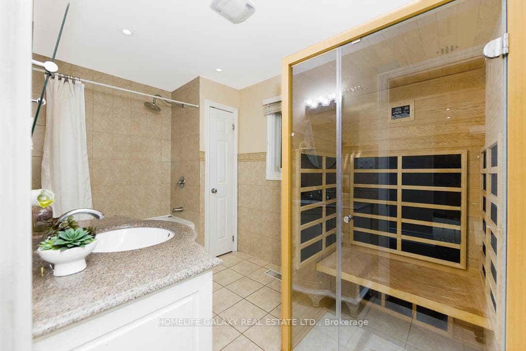 526 Rosebank Road photo 16