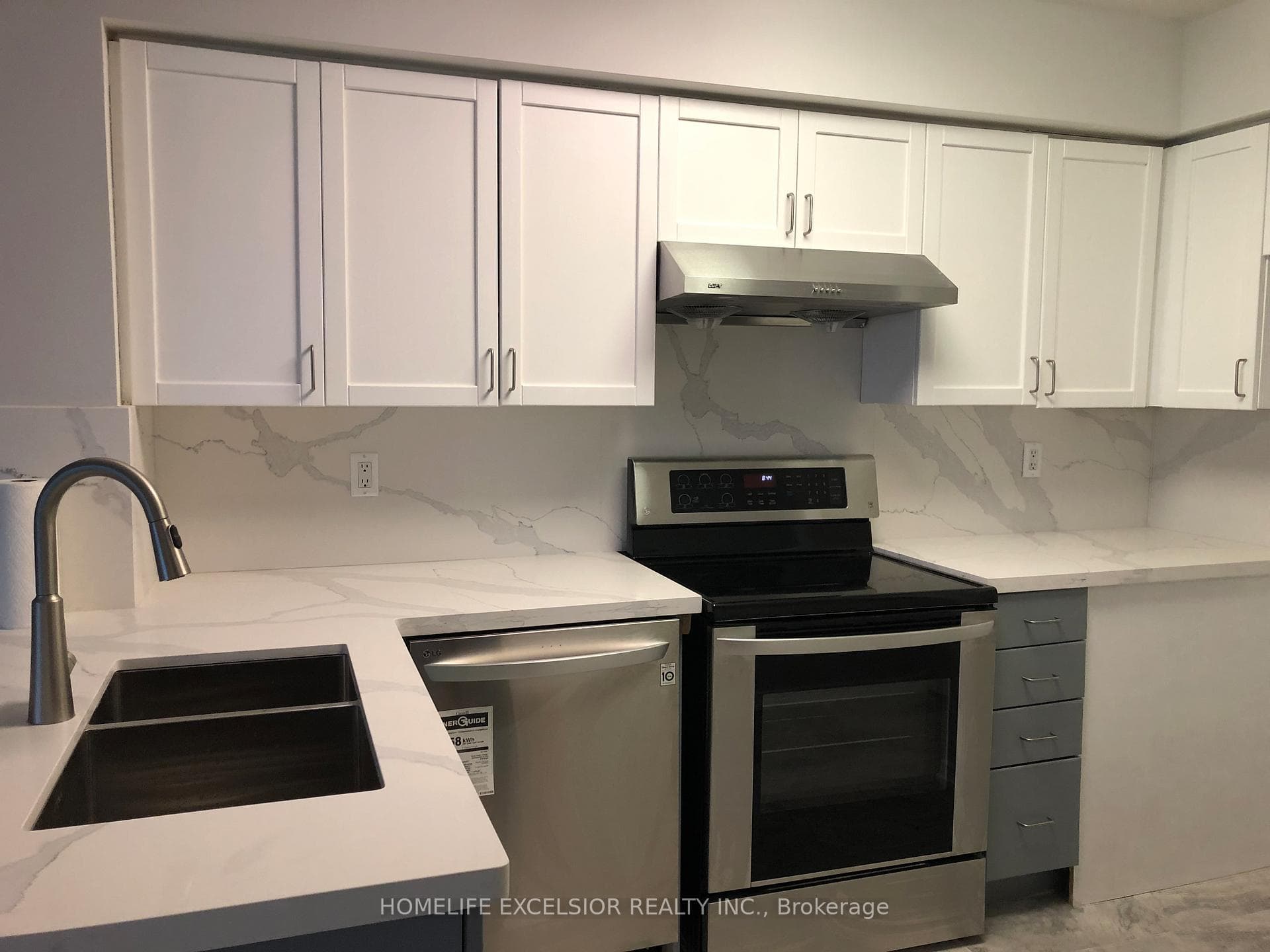 30 Harrison Garden Boulevard Unit 2805 photo 7