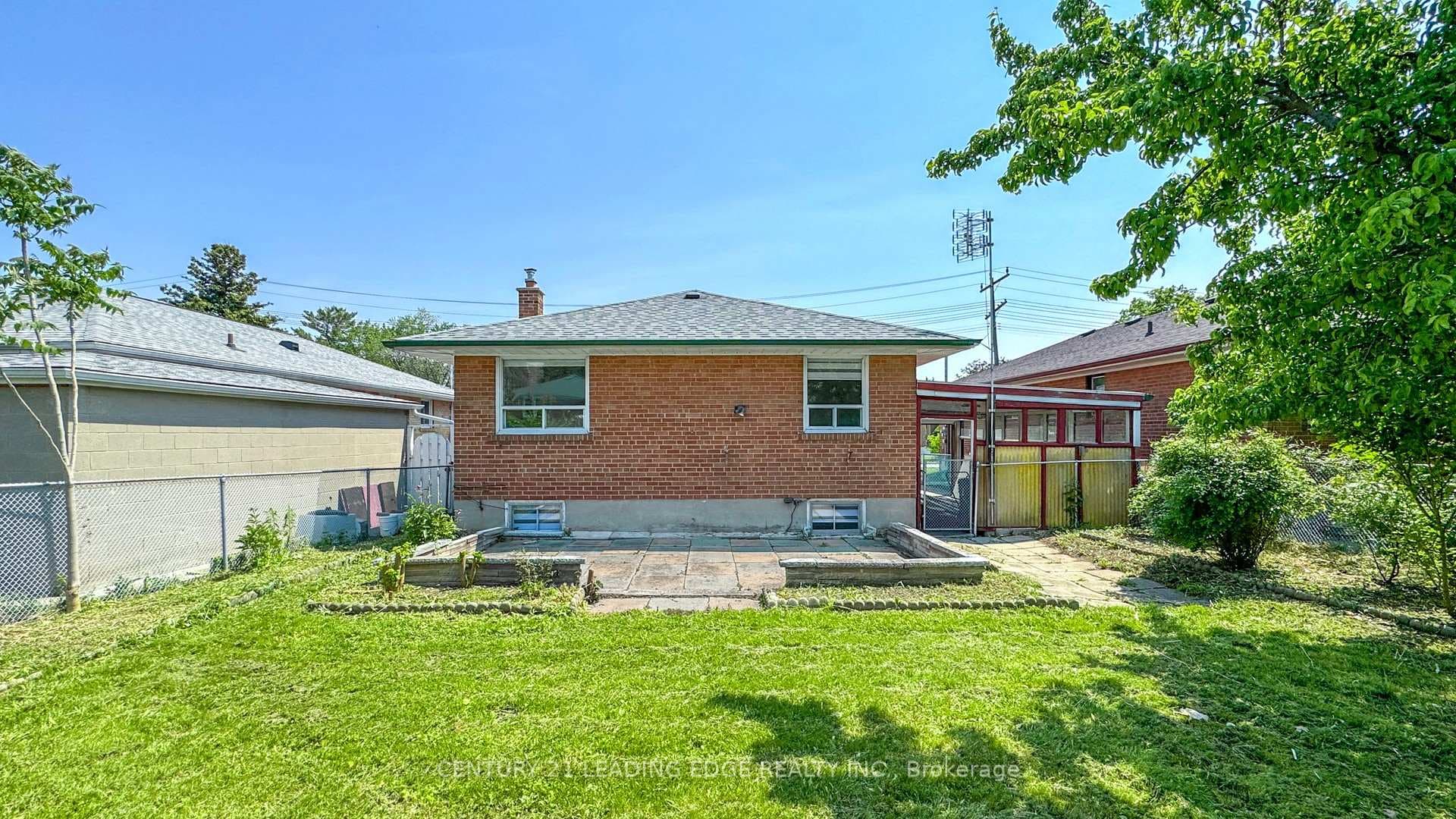 70 Wexford Boulevard photo 48