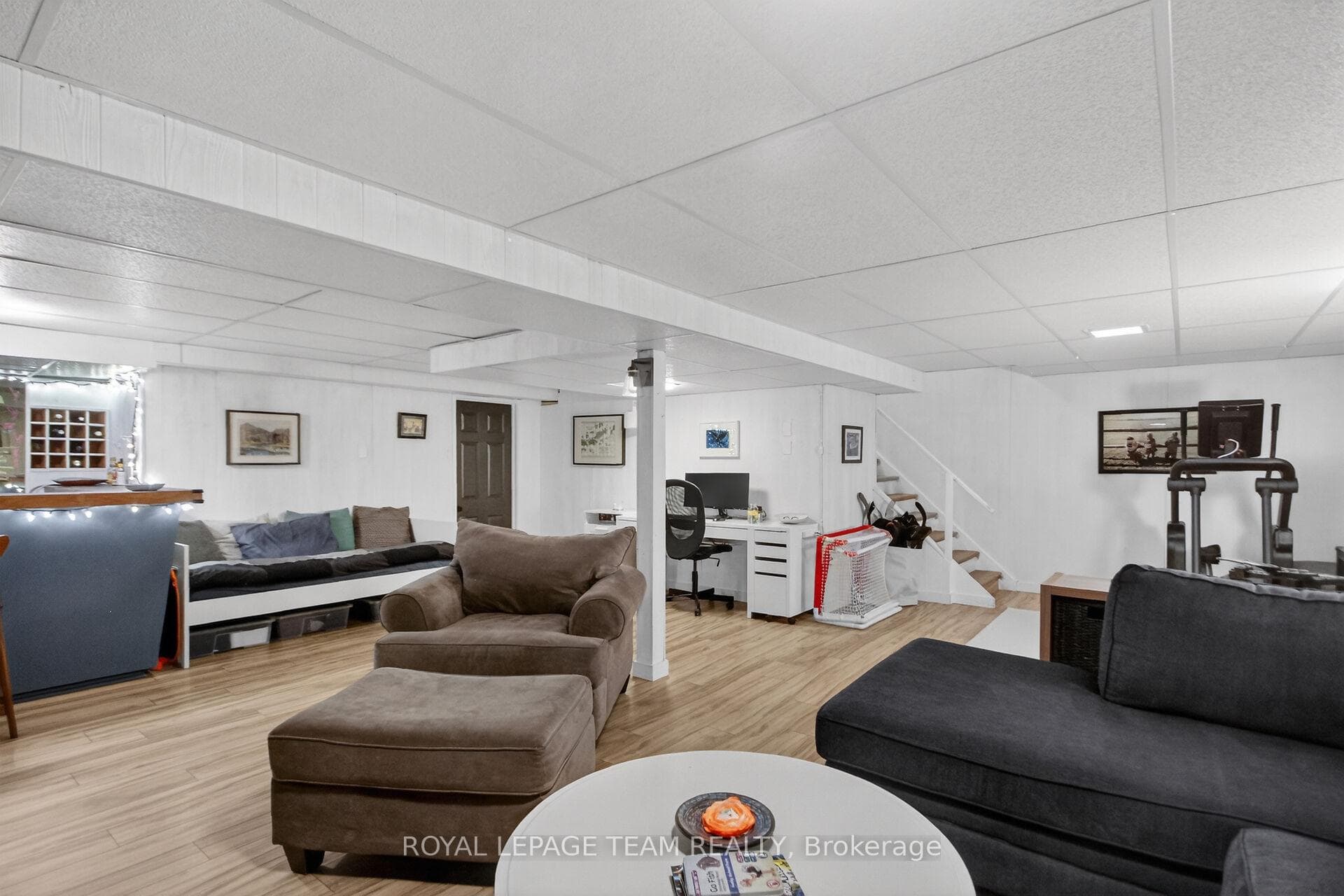 15 Markham Avenue photo 39