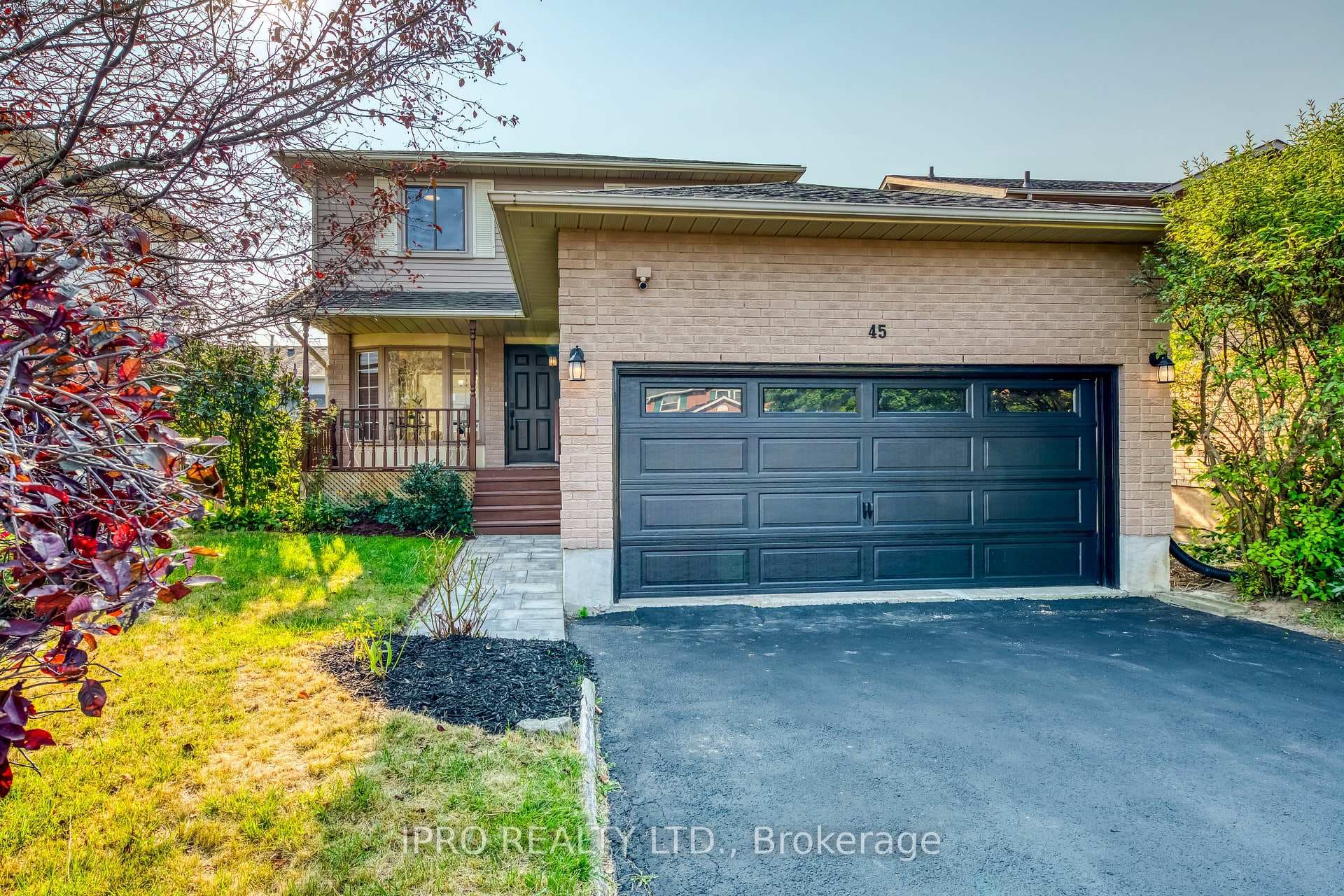 45 Karsh Crescent photo 1