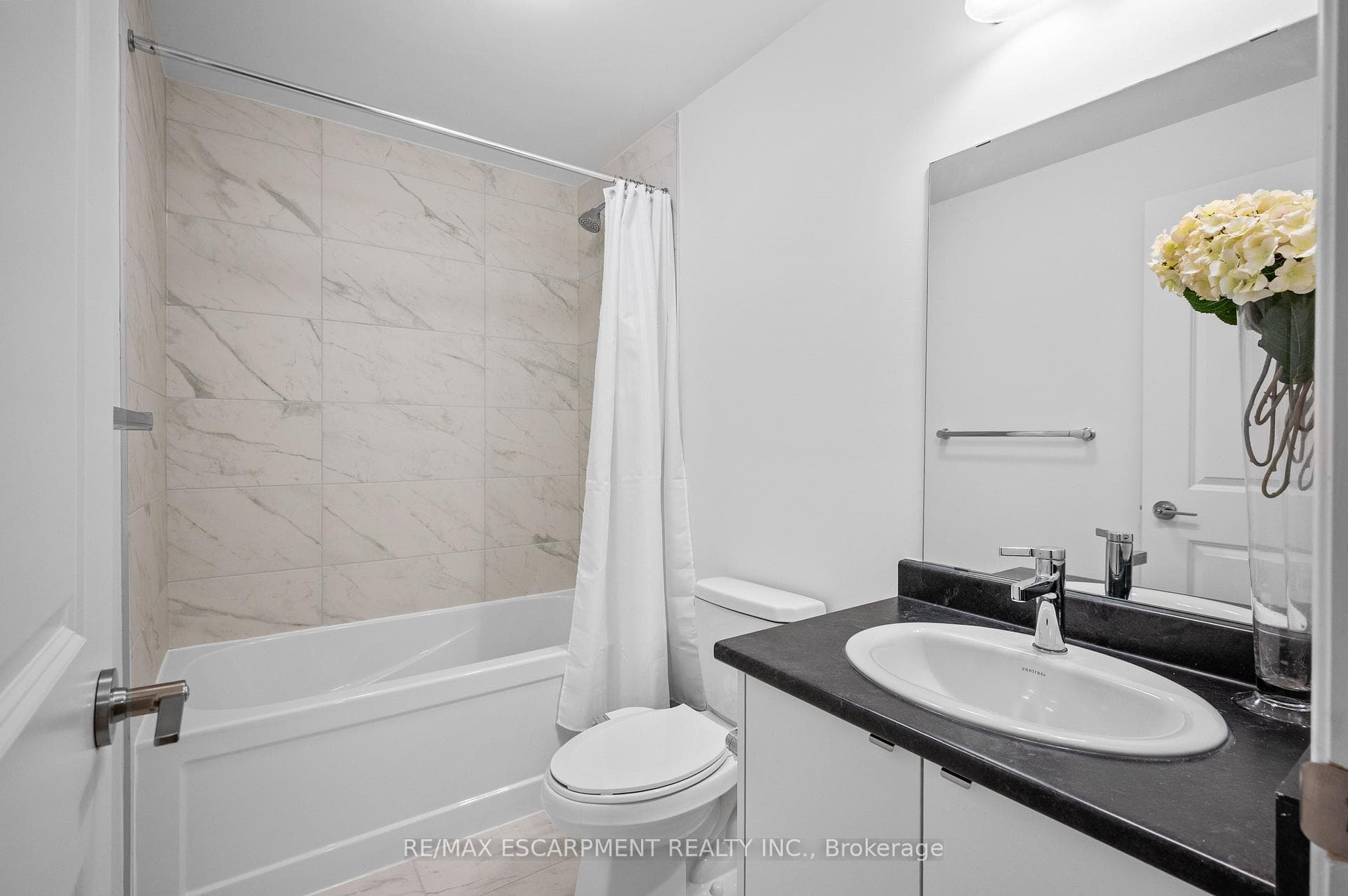 261 Madelaine Drive photo 44