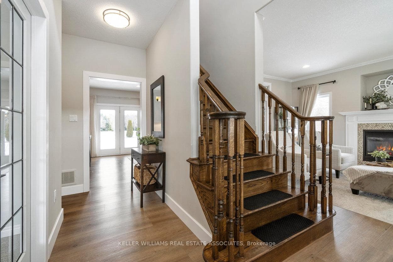 30 Madill Drive photo 4