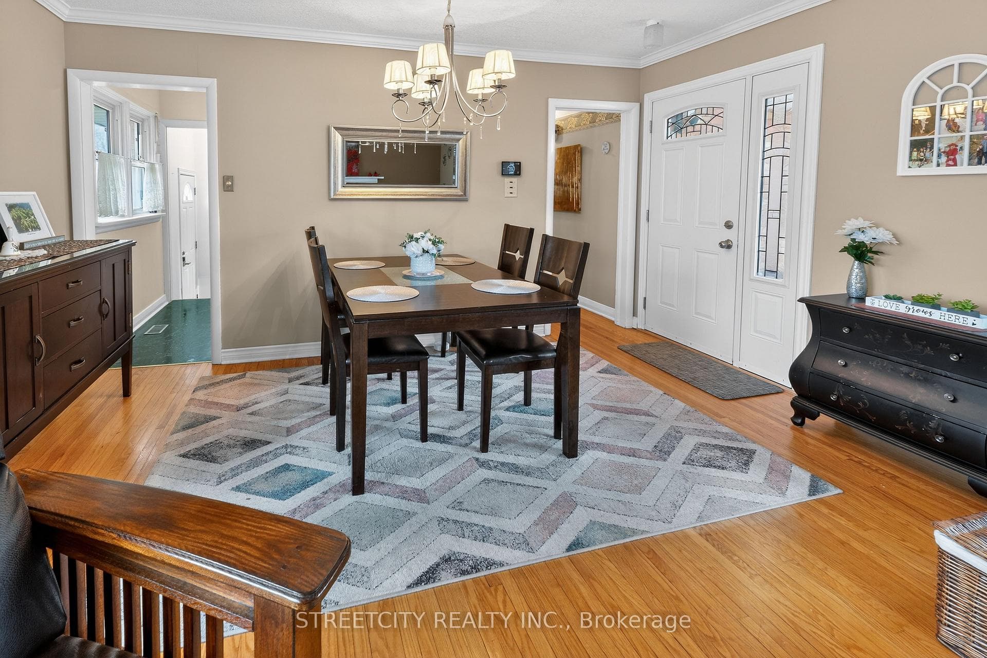 6 Montgomery Road photo 12