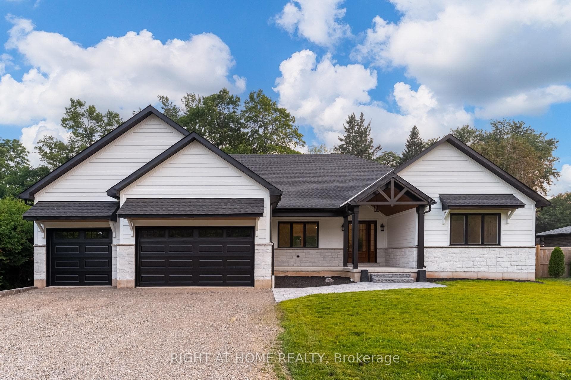 9 Maple Grove Road photo 2