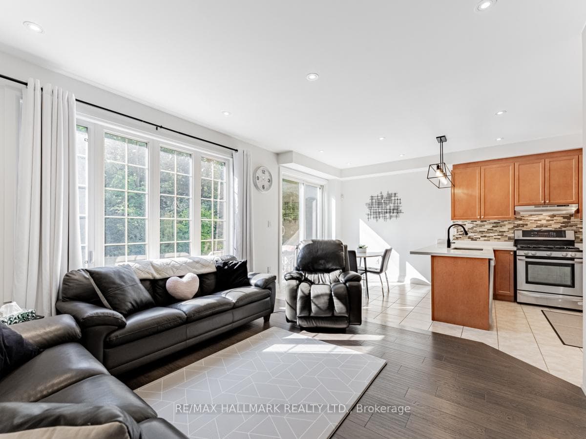 34 Elmeade Lane photo 13