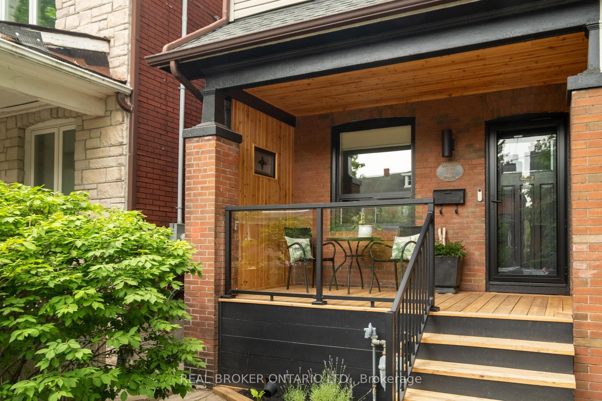 158 Oakcrest Avenue photo 3
