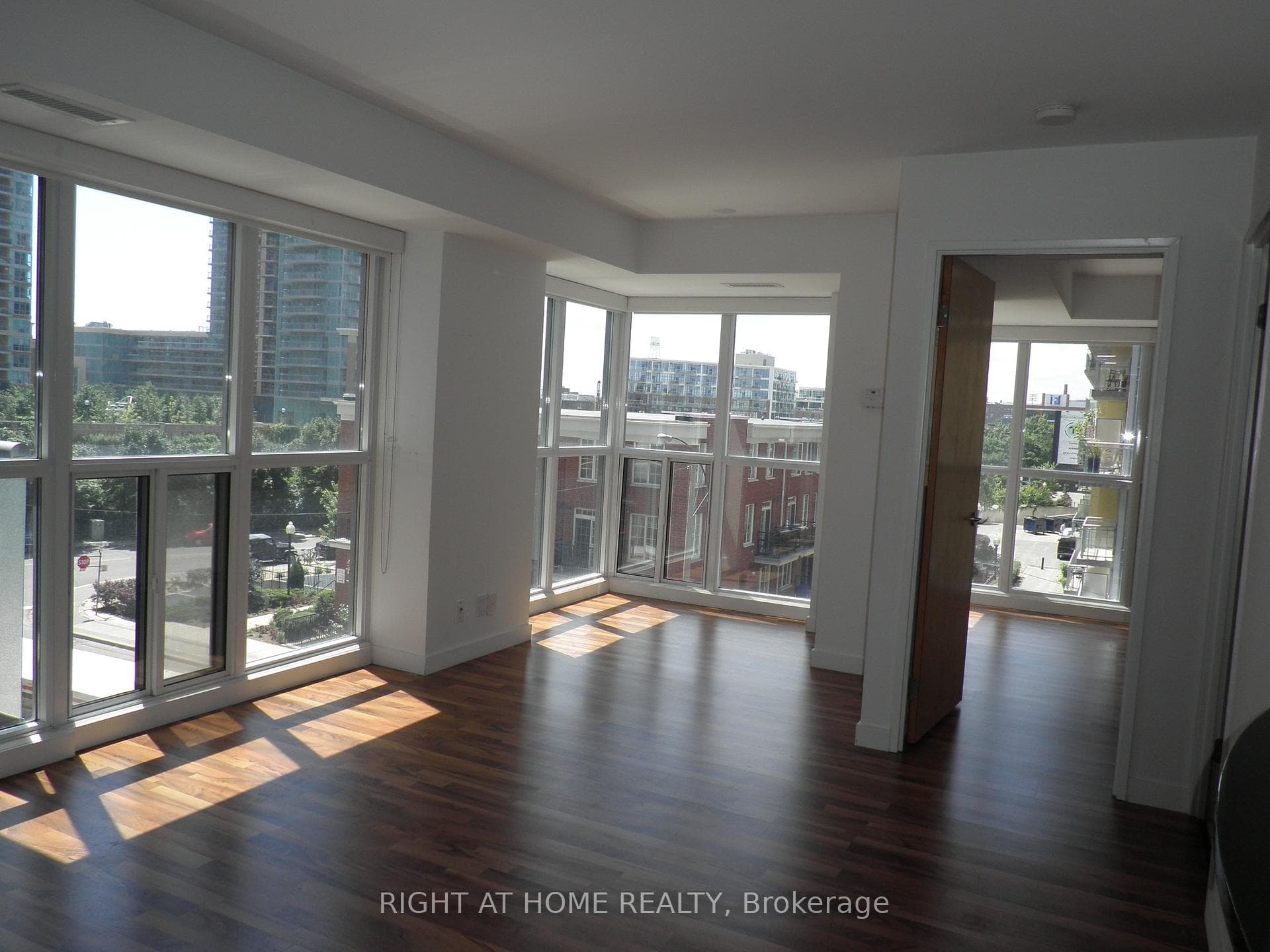 1005 King Street Unit 407 photo 3