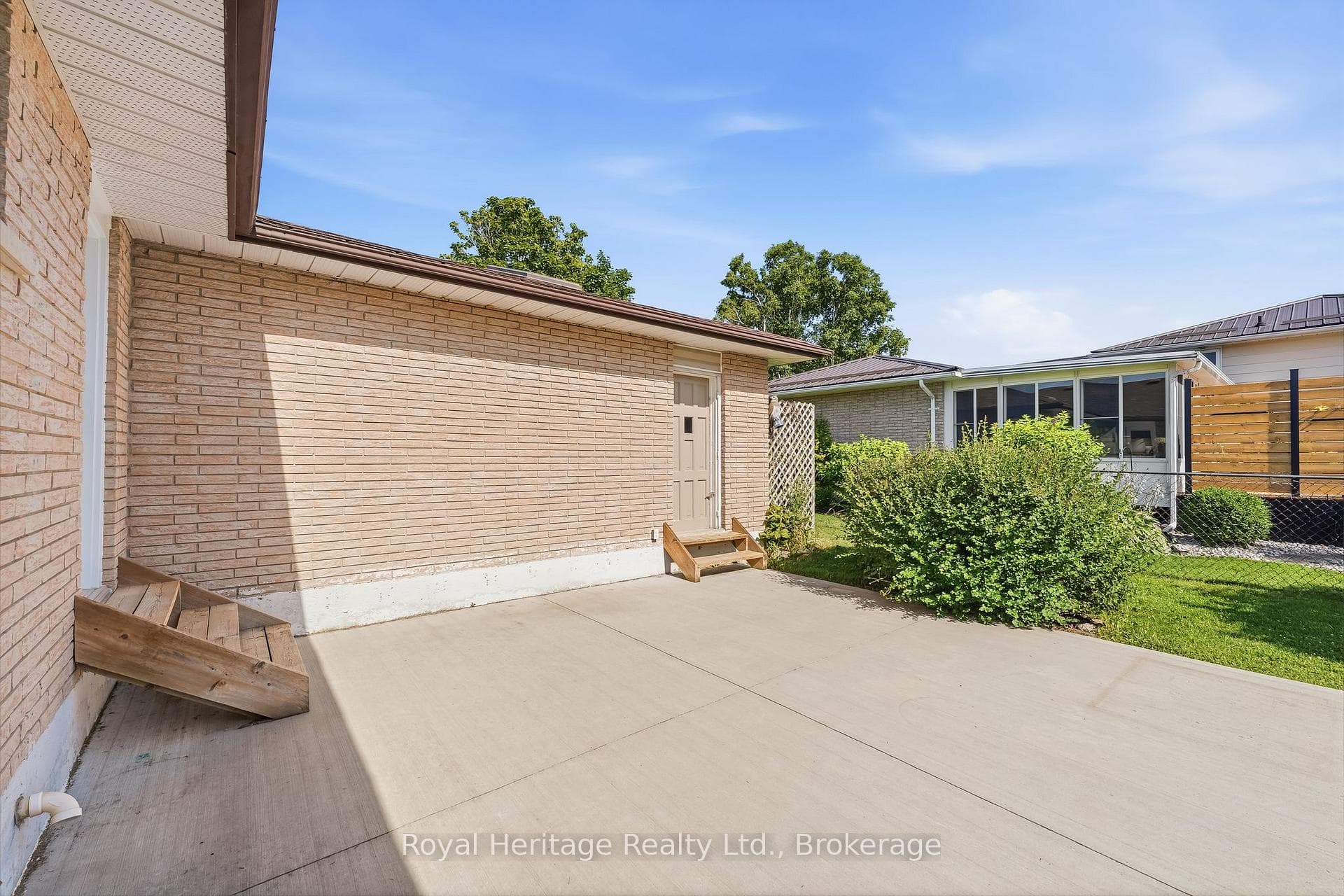 4 Thornlea Road photo 38