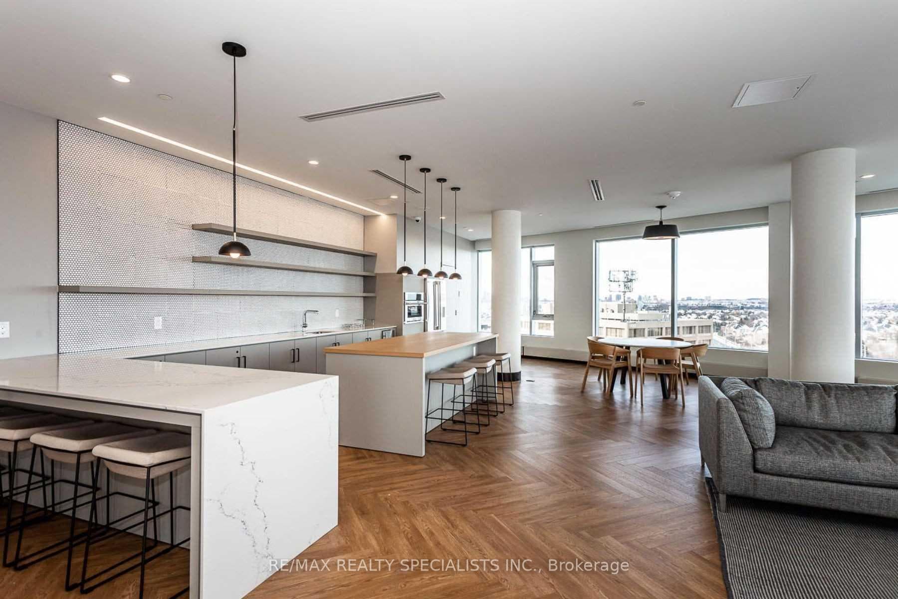 2520 Eglinton Avenue Unit 704 photo 26