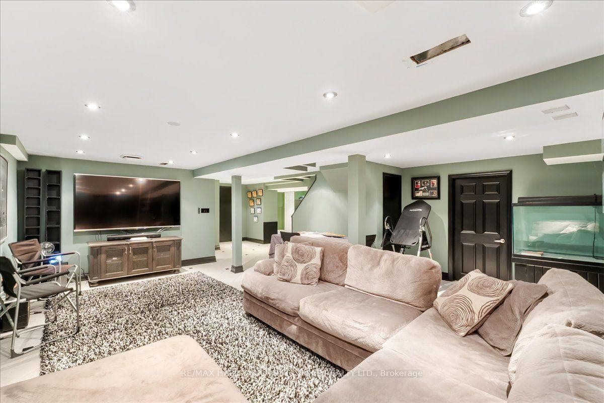 15 Polo Place photo 26