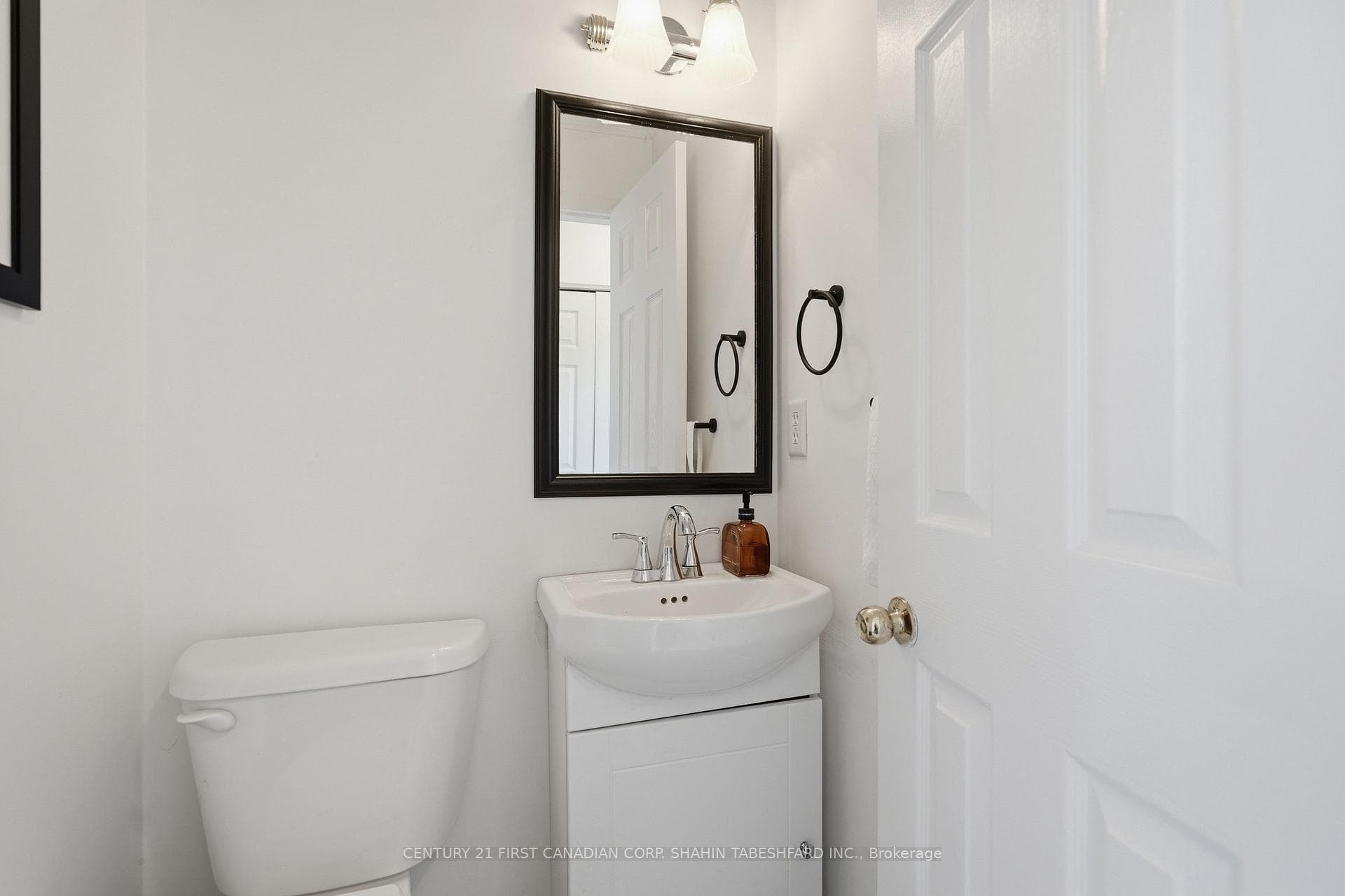 45 Cottonwood Crescent photo 13