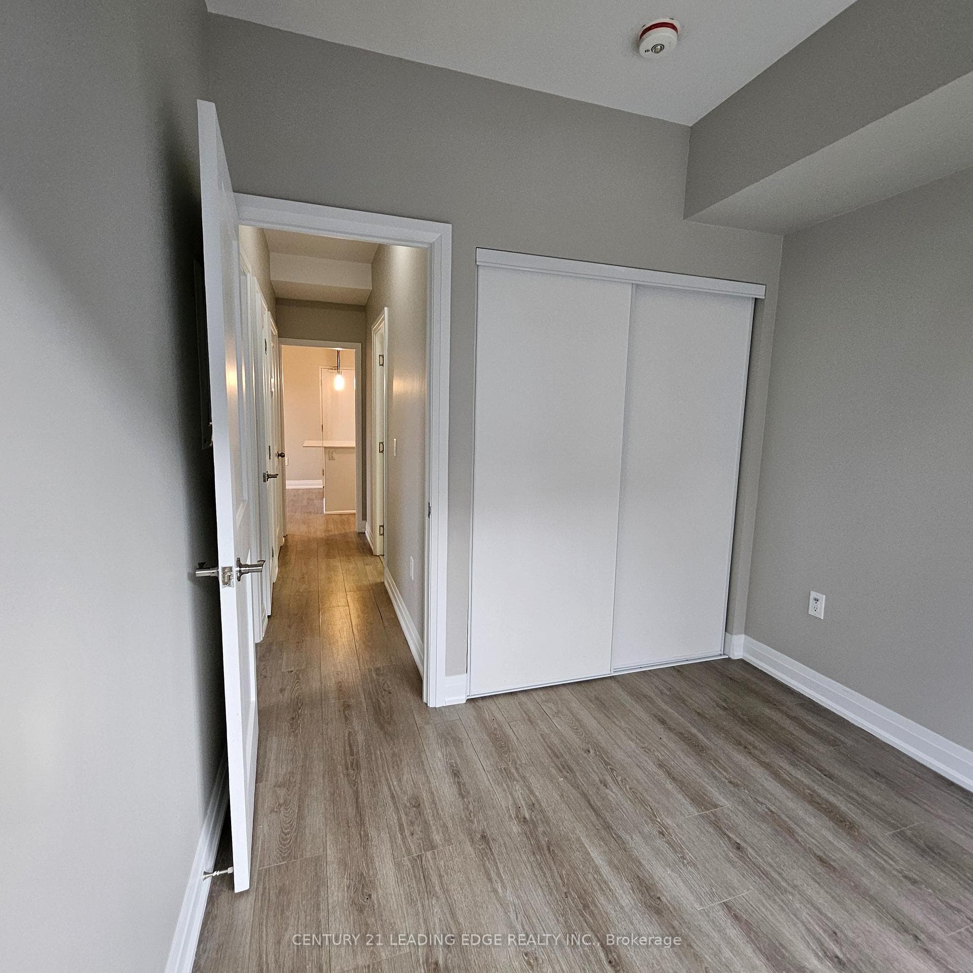 18 Coles Avenue Unit 603 photo 17