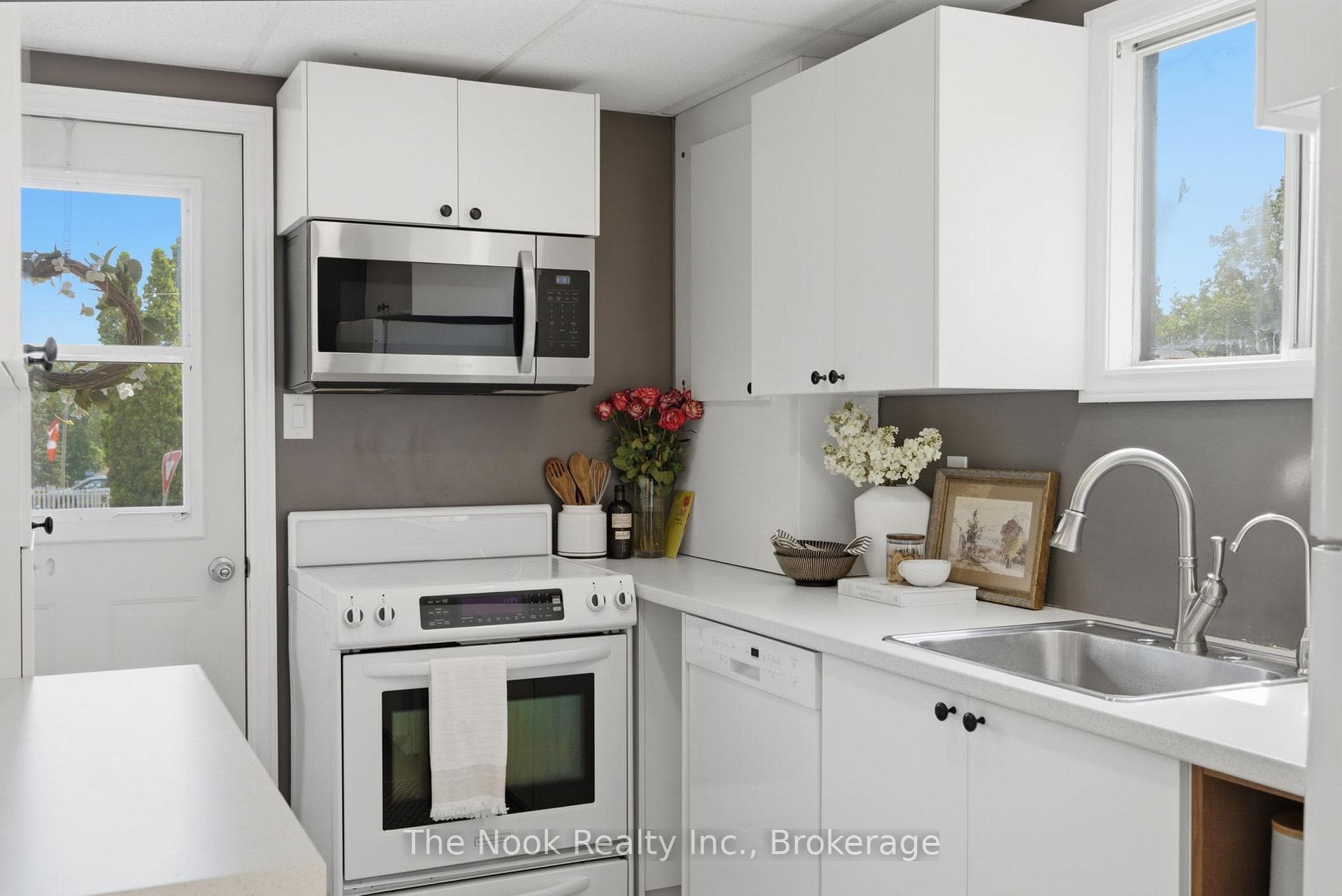 30 Lakeview Avenue photo 14