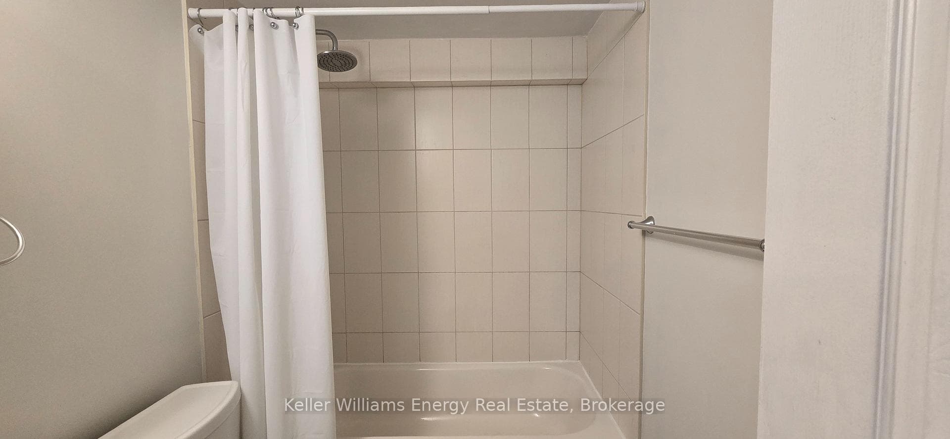 910 Grierson Street Unit Lower photo 14