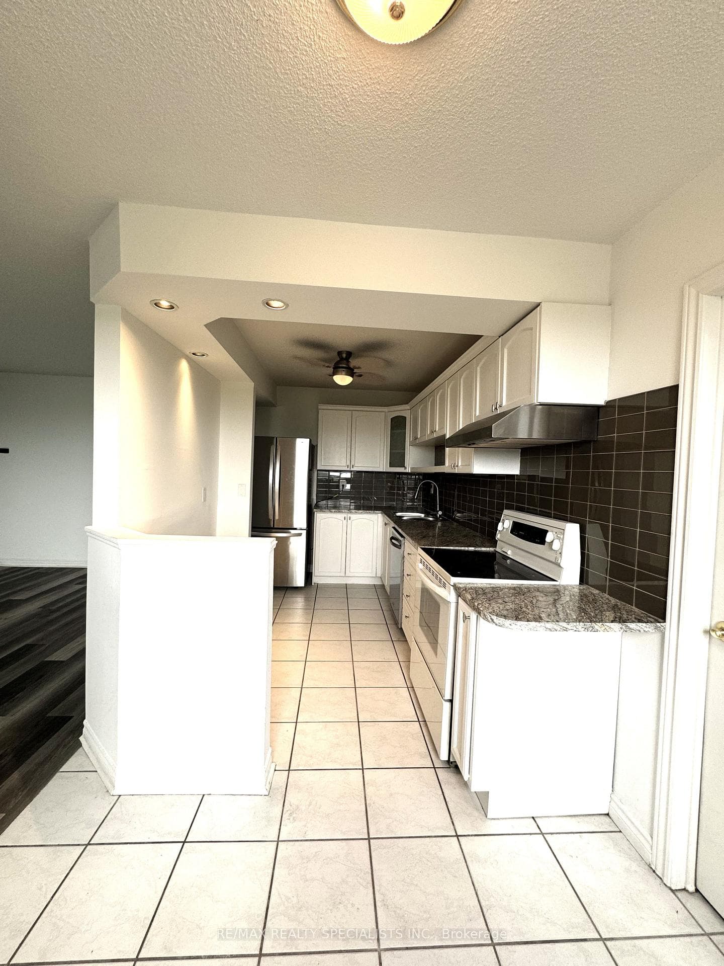 851 Queenston Road Unit 608 photo 17
