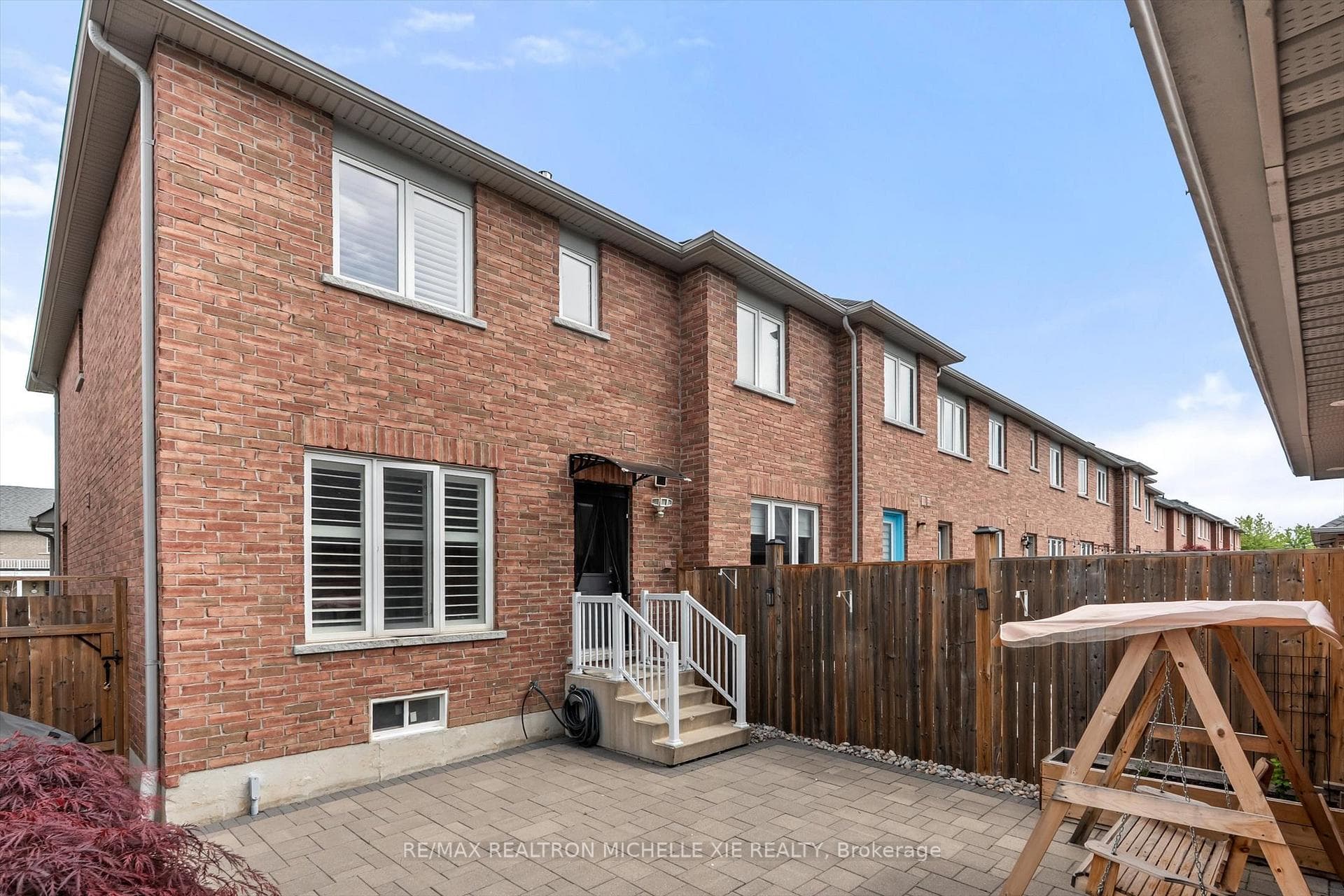 1049 Bur Oak Avenue photo 37
