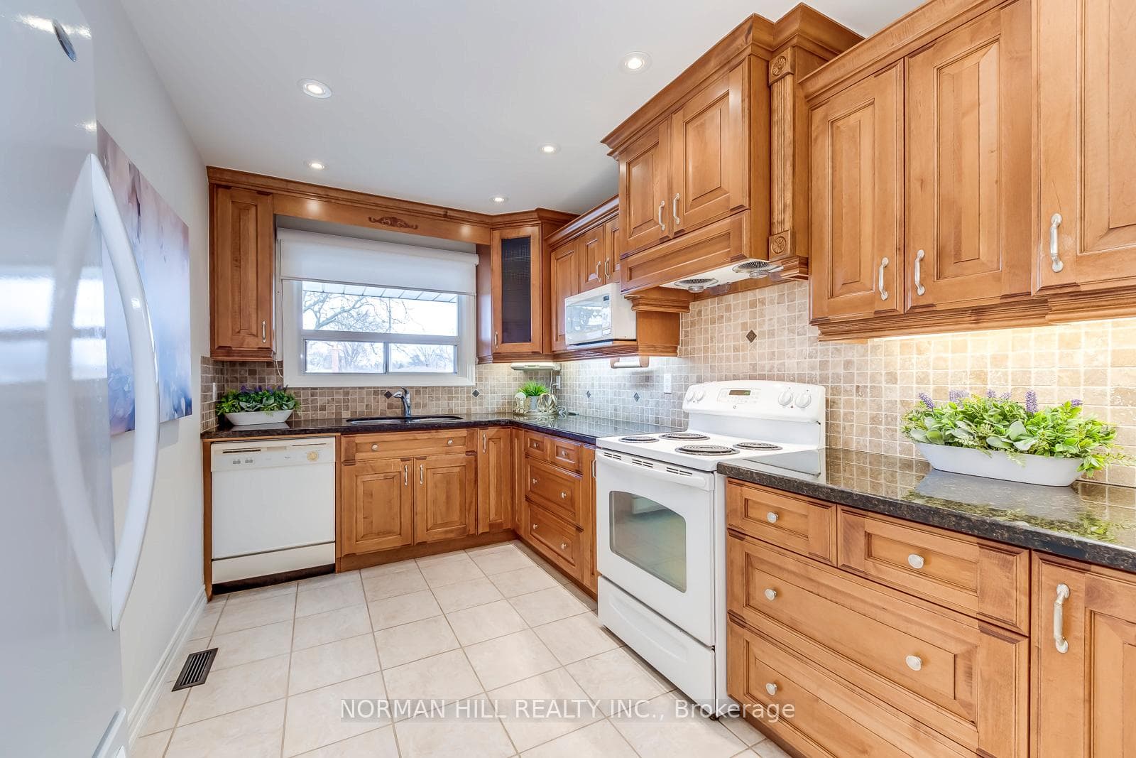 1213 Shamir Crescent photo 14