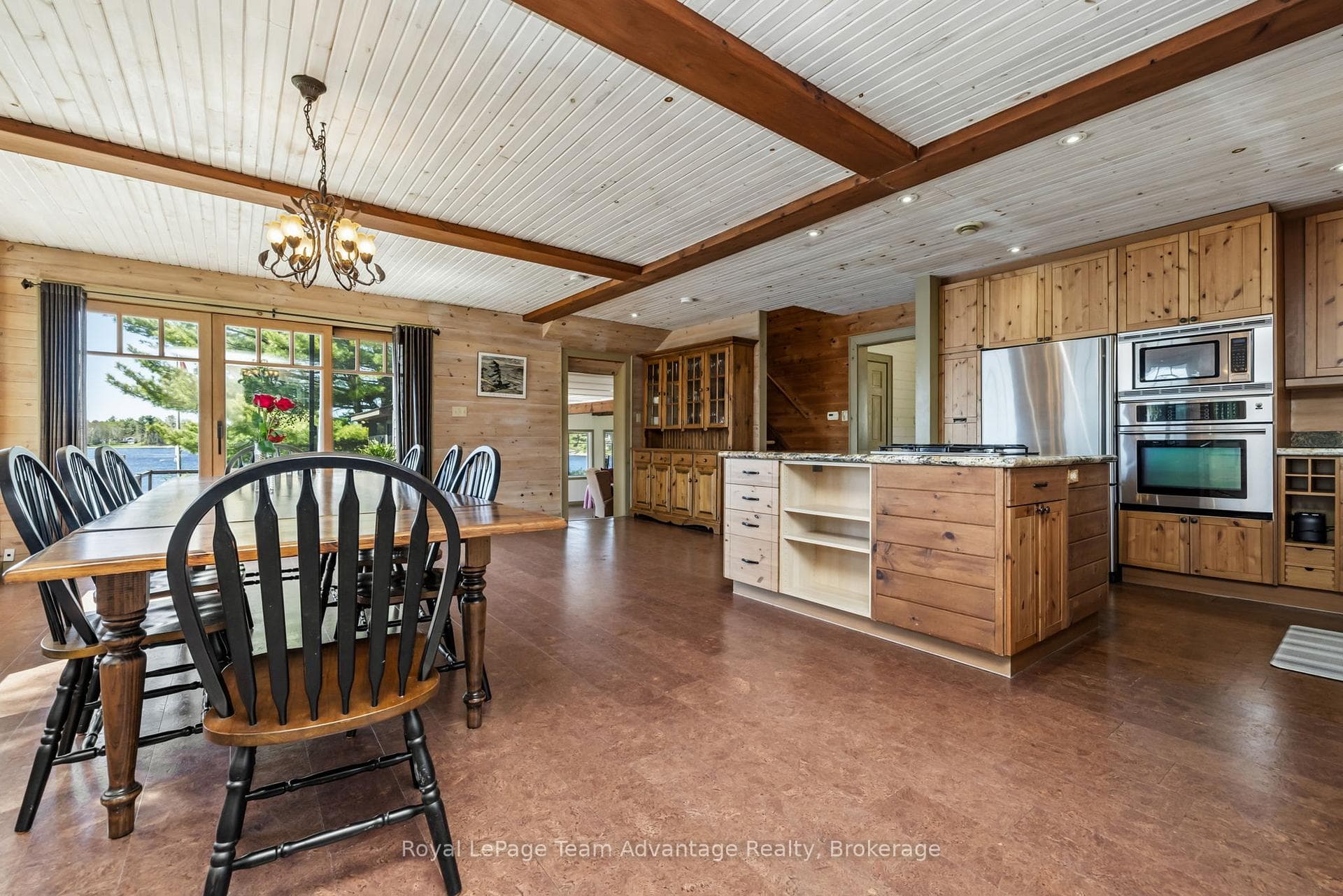 121 Rattlebear Drive photo 8