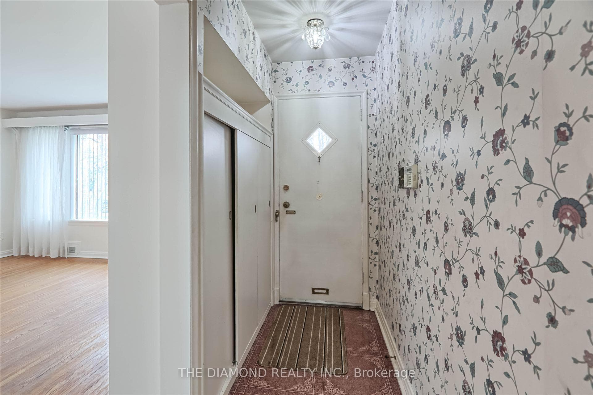 4670 Dundas Street photo 3