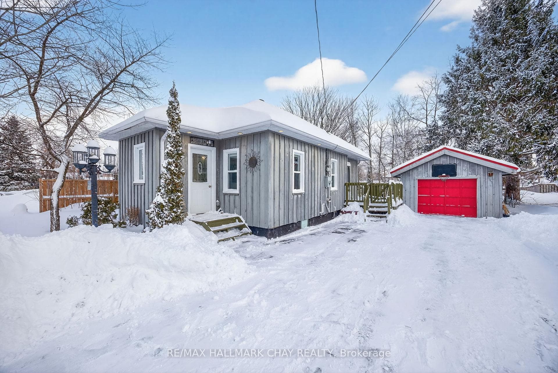 323 BELL Street photo 3