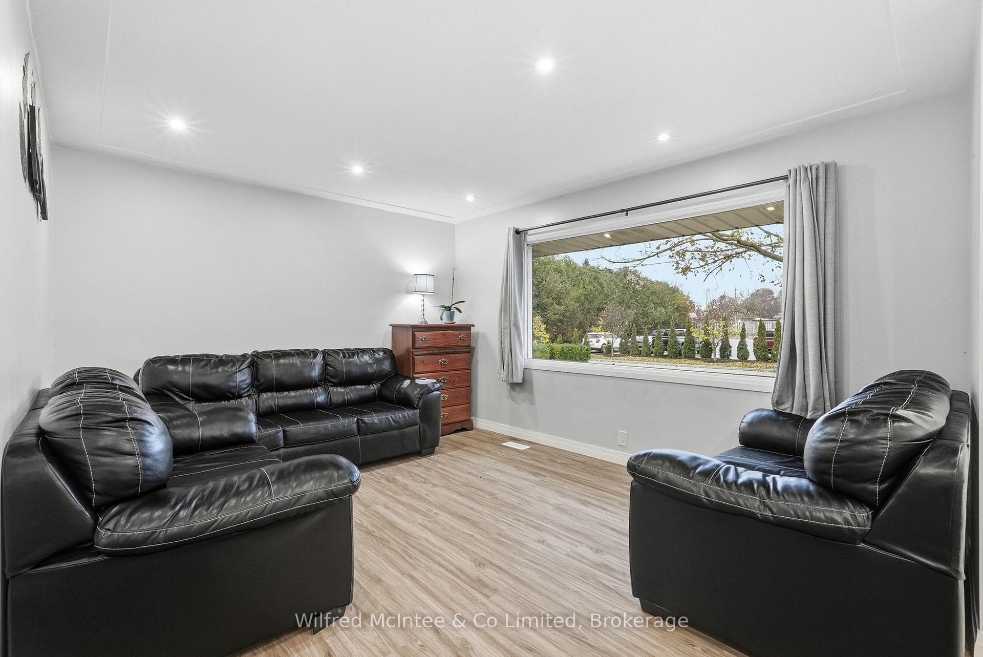856 York Avenue photo 10