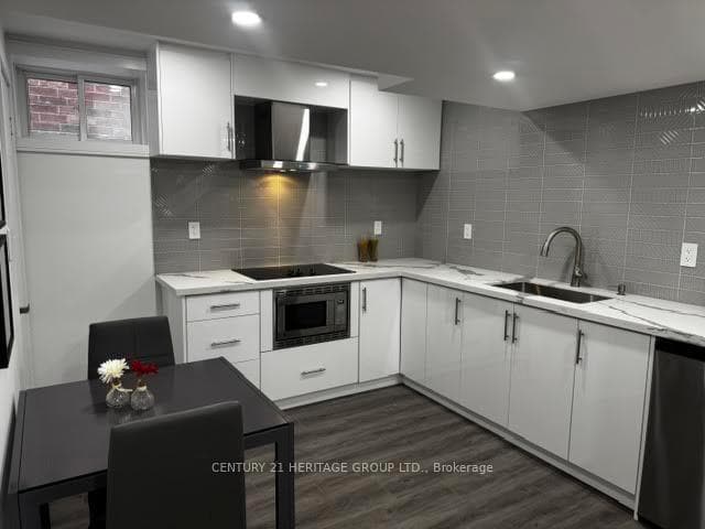 7 Larkfield Crescent Unit 2 photo 9