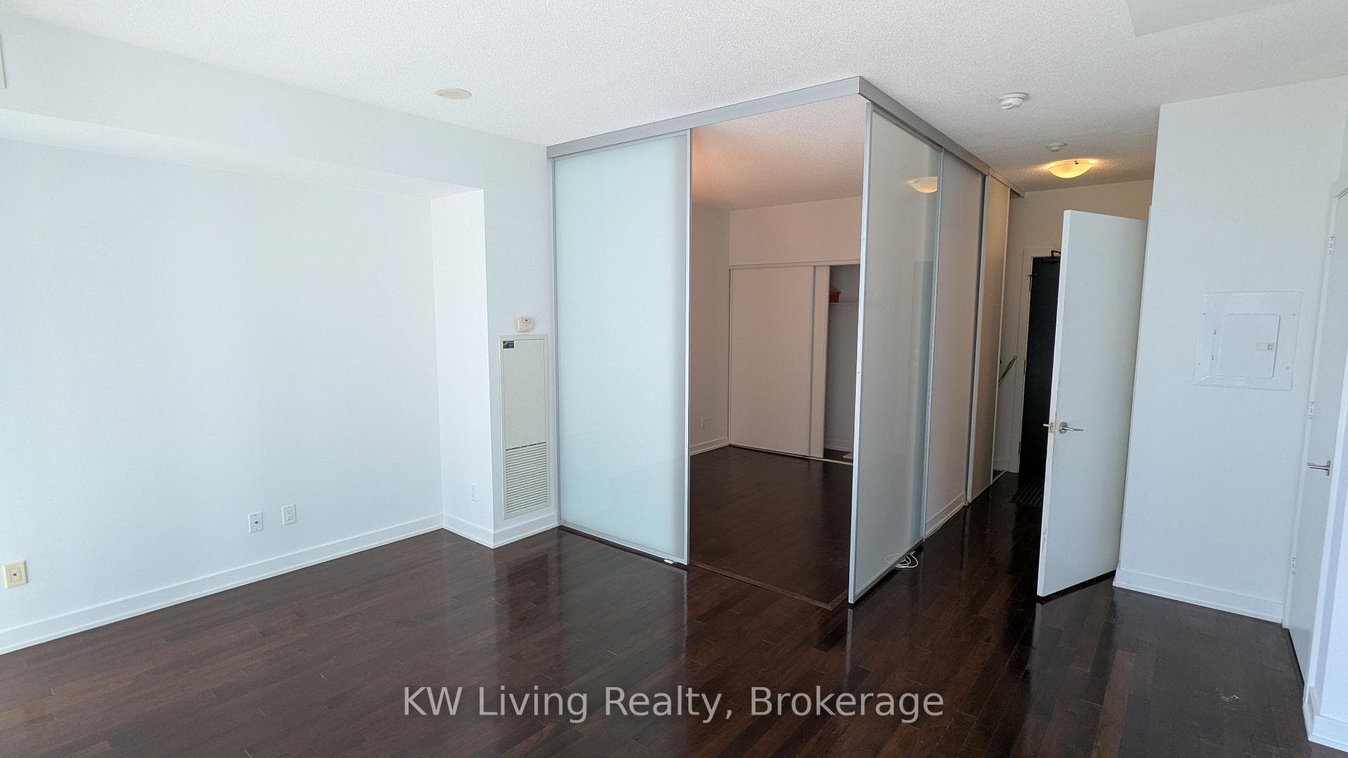 33 Charles Street Unit 1212 photo 3
