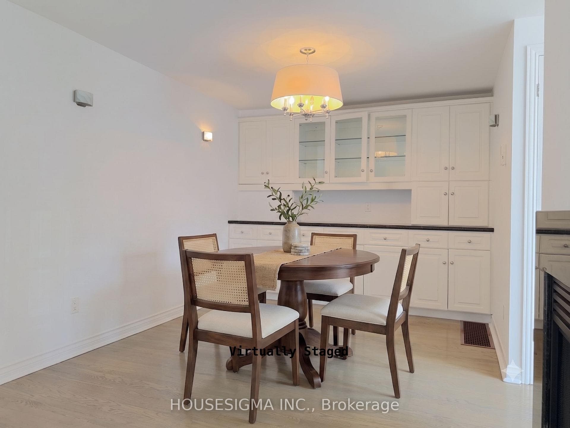 116 Cranbrooke Avenue Unit Main photo 9