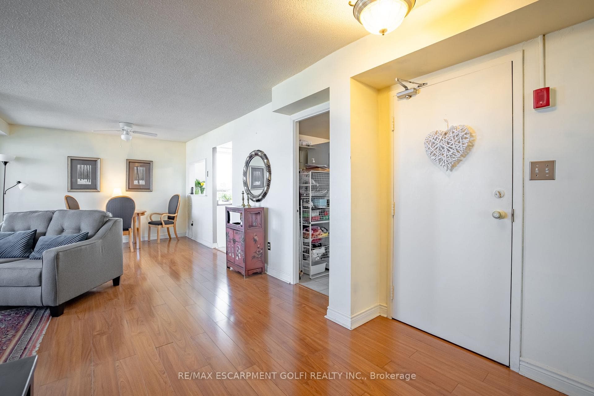 432 Main Street Unit 703 photo 10