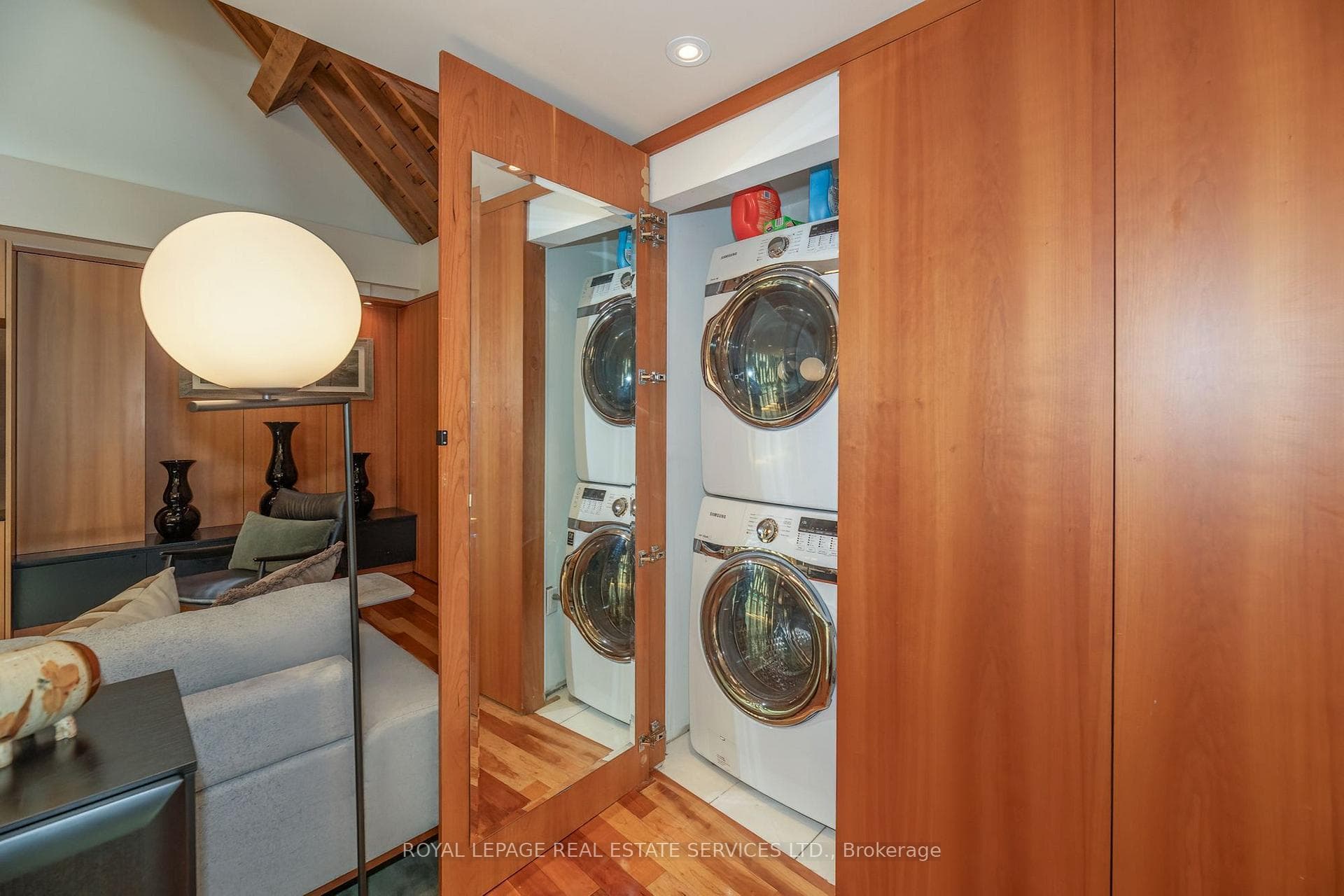 384 Sunnyside Avenue Unit 308 photo 28