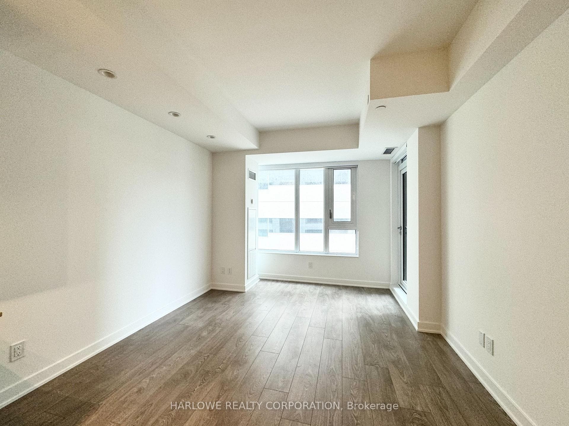 543 Richmond Street Unit 637 photo 3