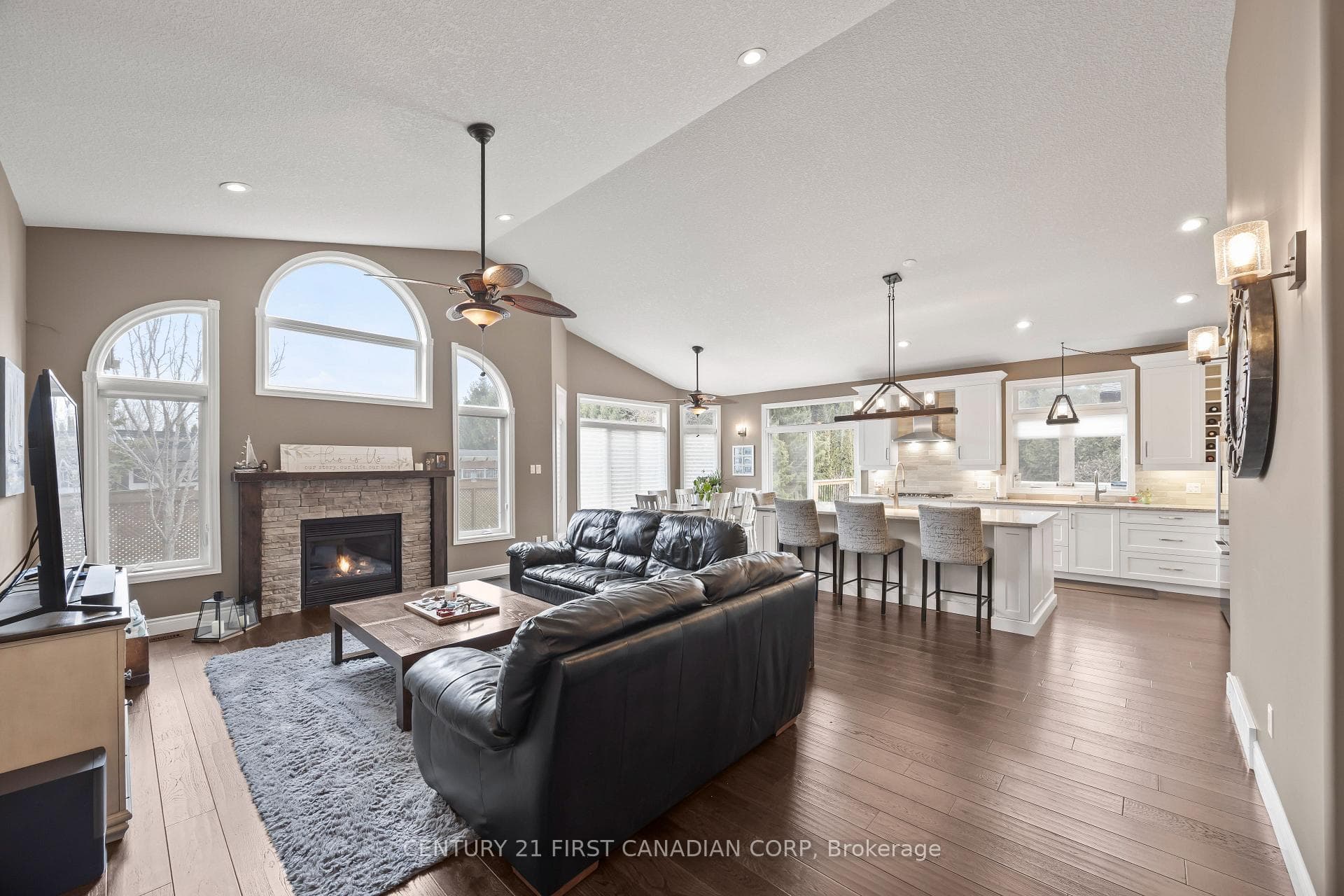 10159 Meadowlily Crescent photo 15
