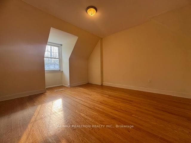 105 Baker Avenue photo 19
