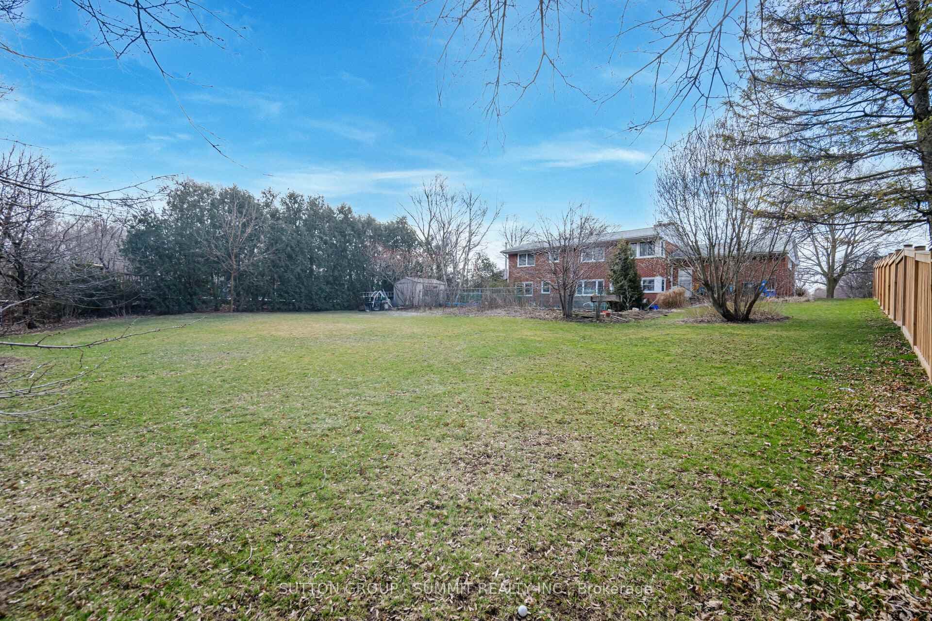 WOW! Soooo many possibilities with this huge lot