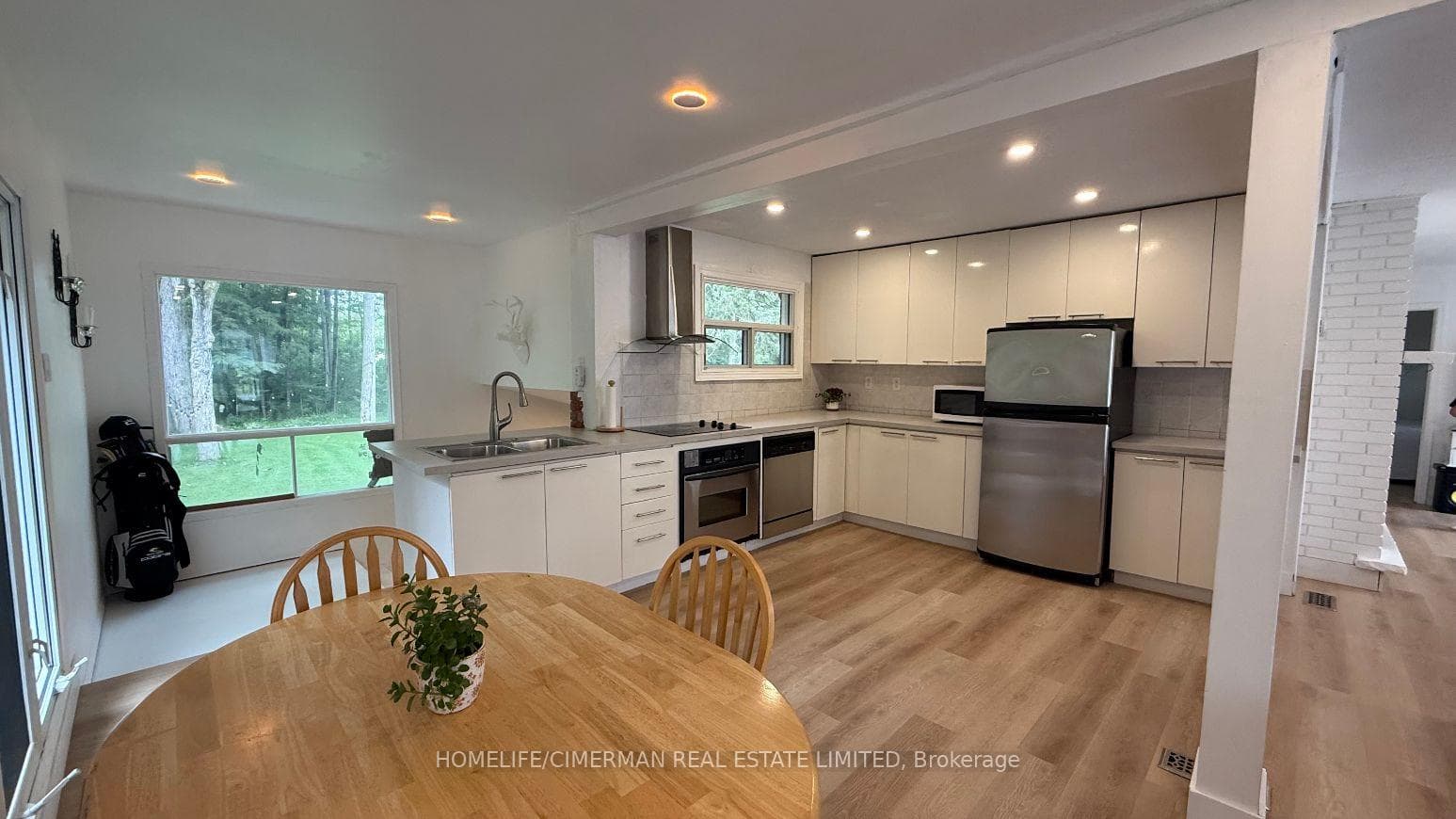 678 Trinity Street photo 7