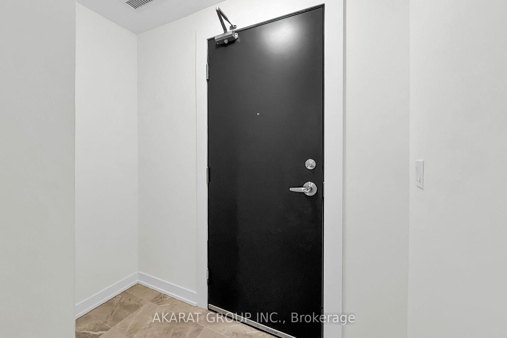 498 Plains Road Unit 13 photo 2