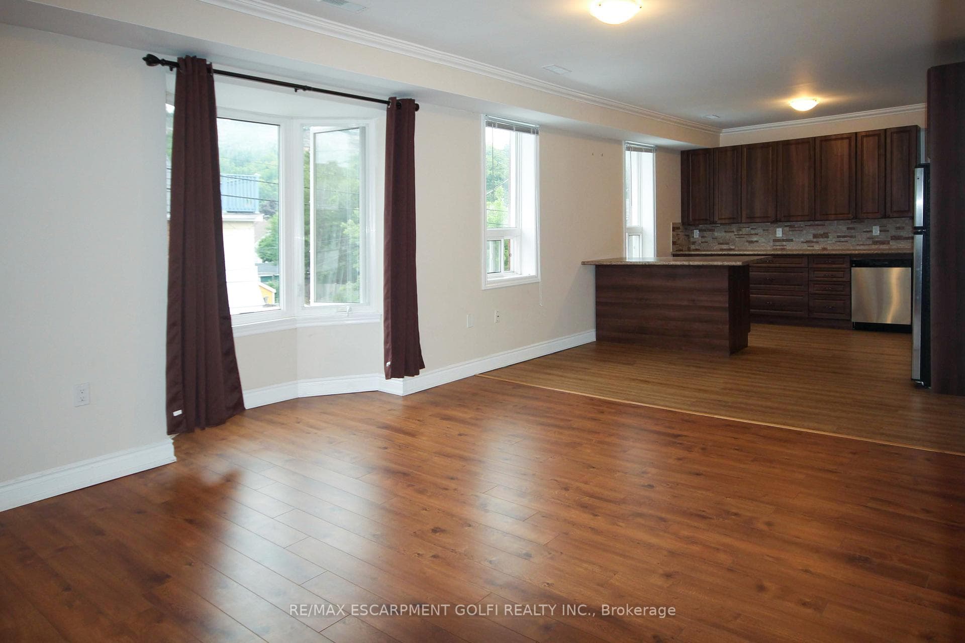 52 Cedar Avenue photo 19